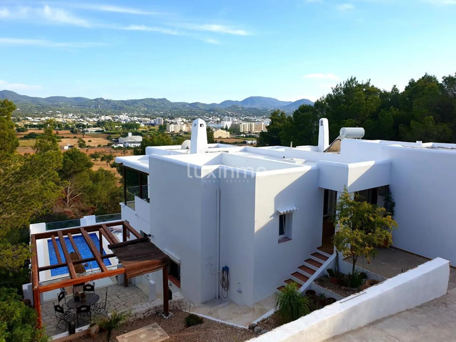 A vendre belle villa avec licence touristique près de l'hôtel Pikes — photo 1