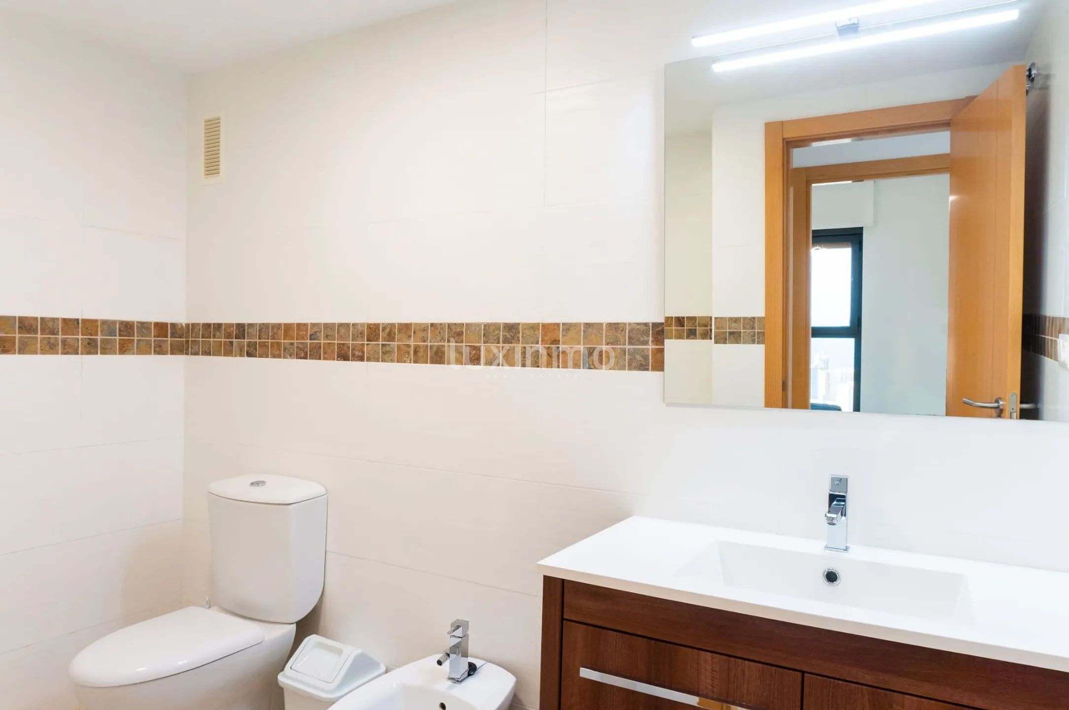 Moderne Wohnung in der 29. Etage mit Meerblick — photo 20