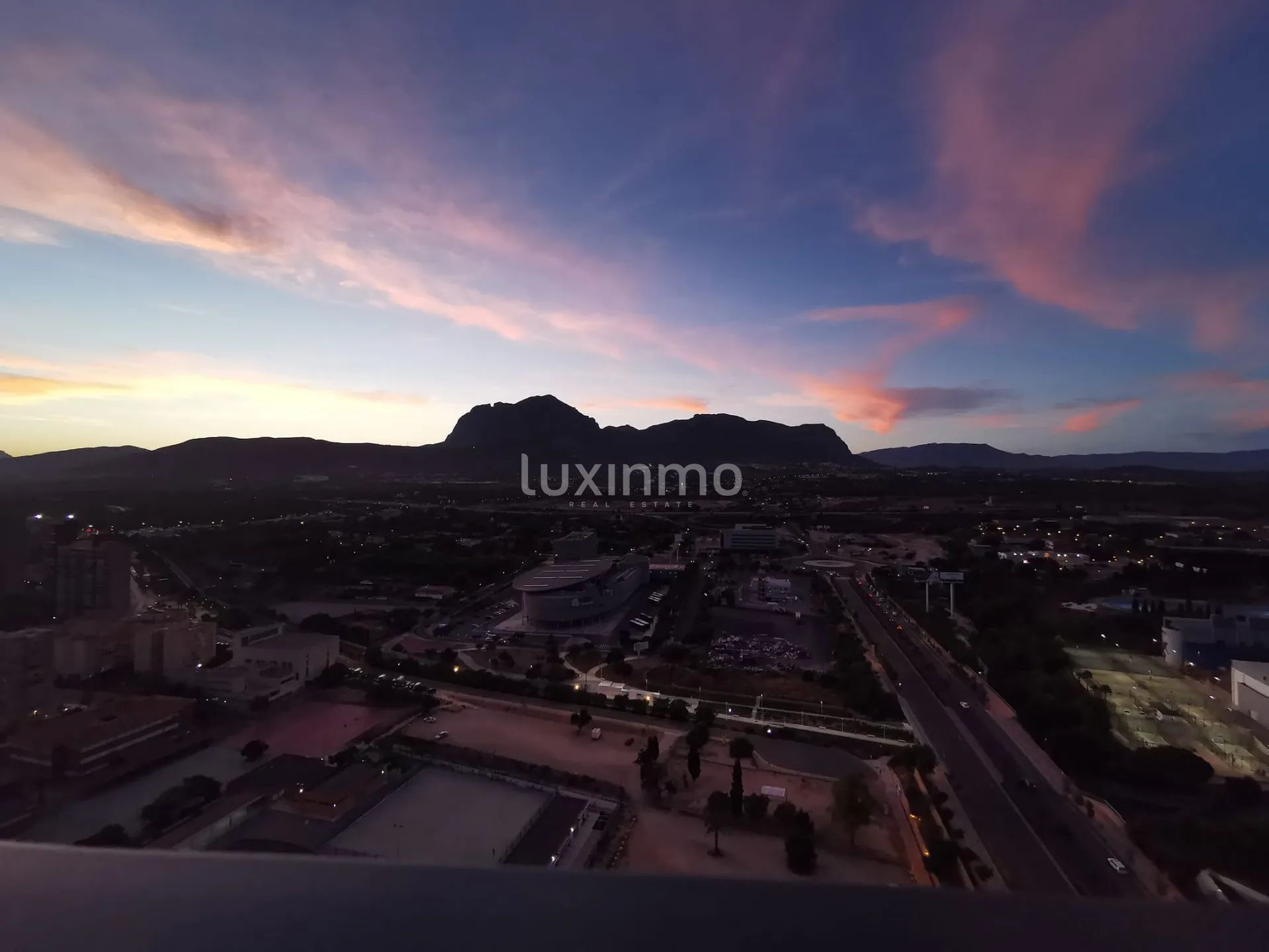 Moderne Wohnung in der 29. Etage mit Meerblick — photo 13