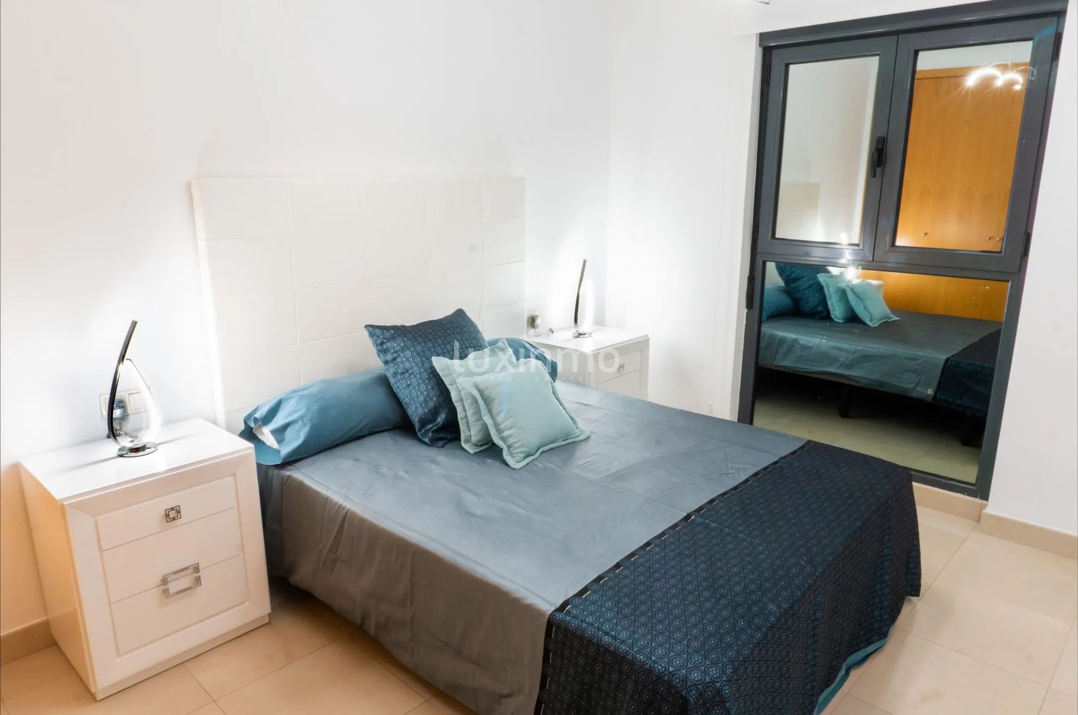 Moderne Wohnung in der 29. Etage mit Meerblick — photo 14