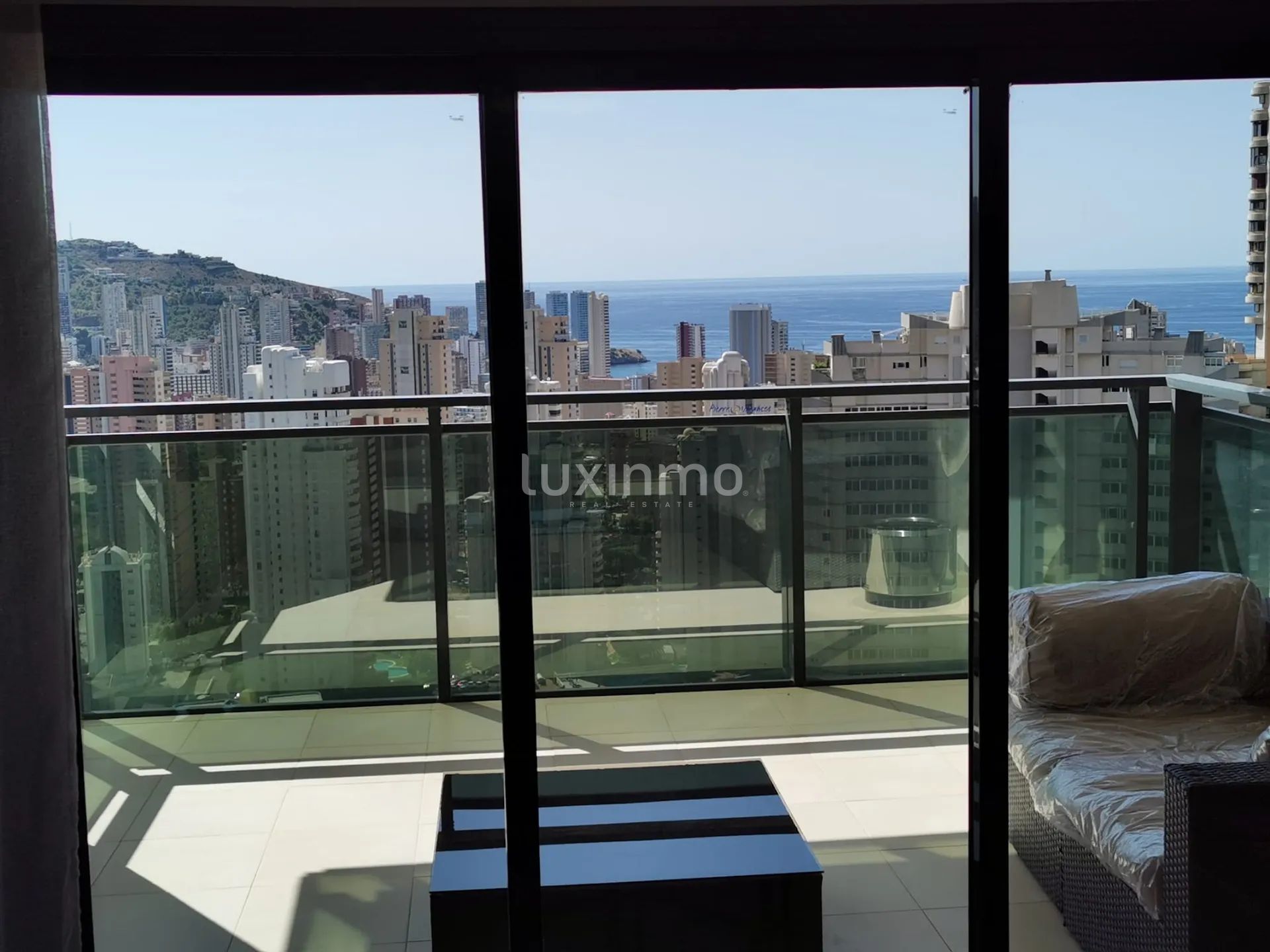 Moderne Wohnung in der 29. Etage mit Meerblick — photo 3