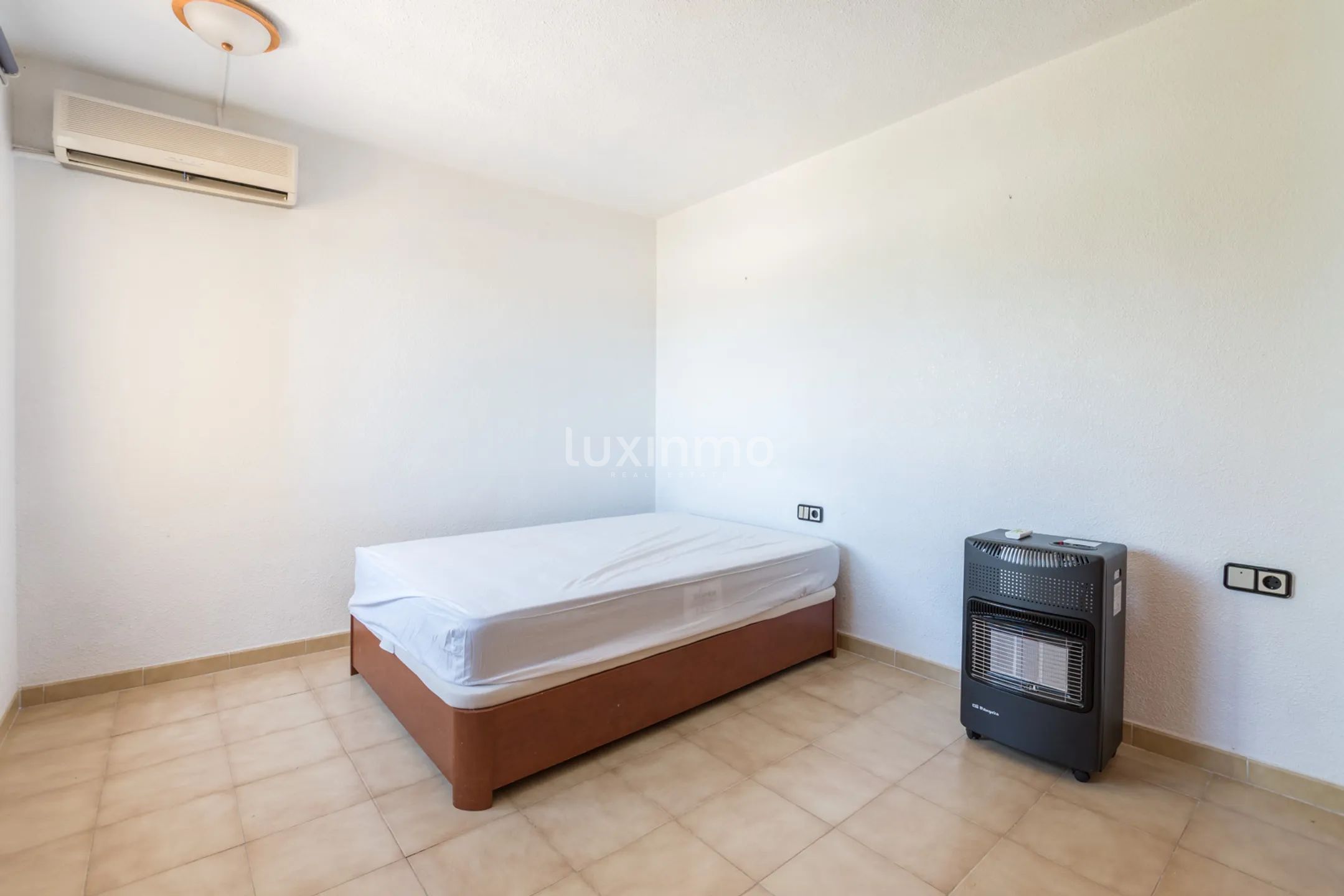 Chalet zur Miete mit Gästewohnung in Altea la Vella — photo 28