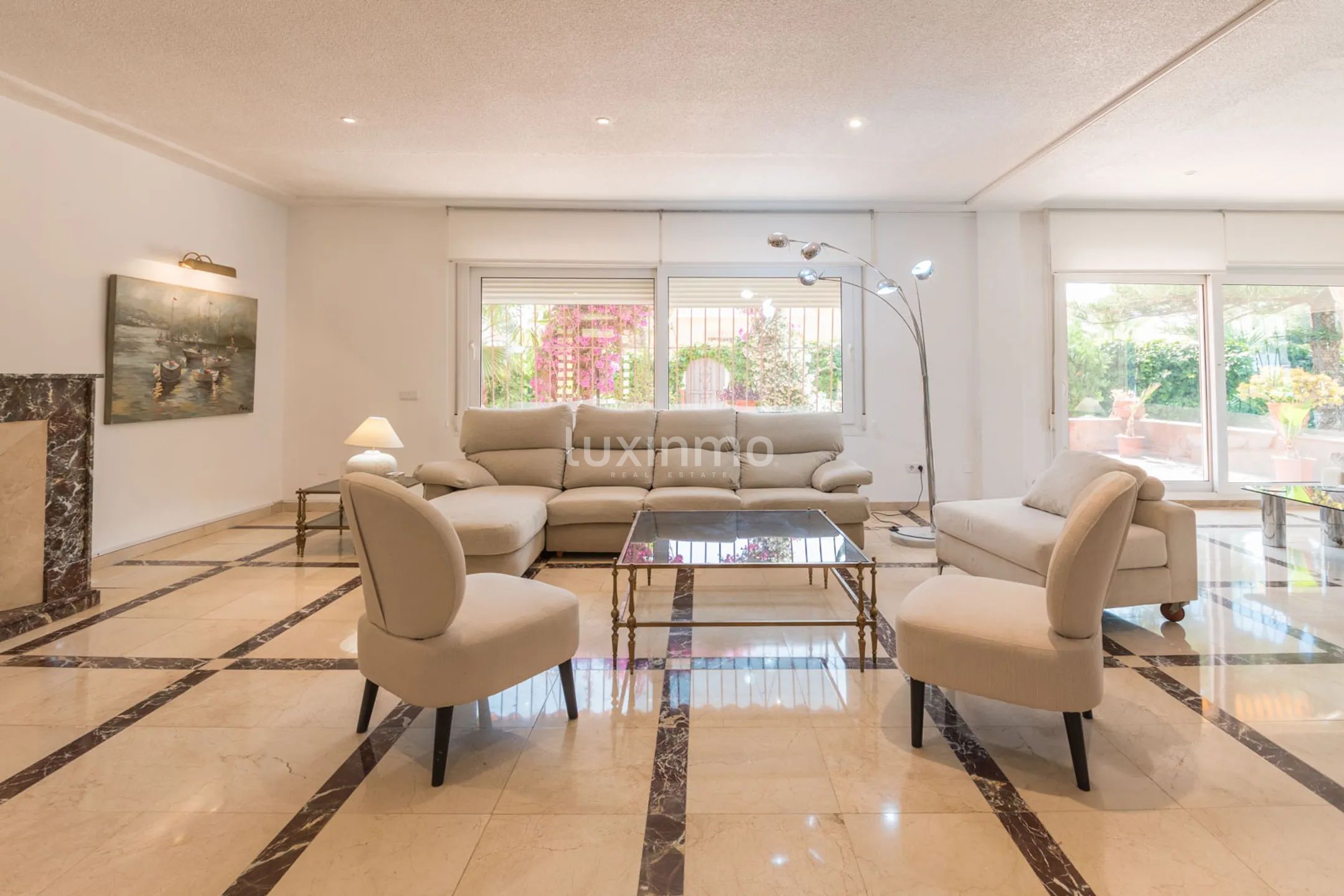 Chalet independiente con piscina en Benidorm — photo 12