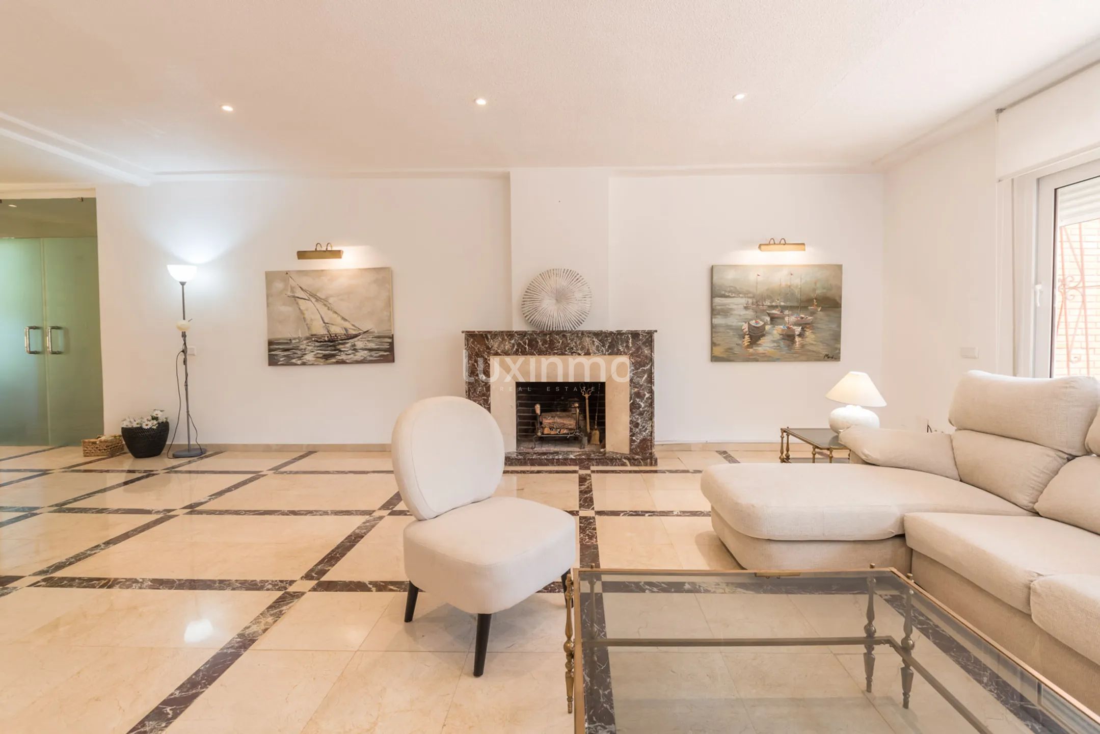 Chalet independiente con piscina en Benidorm — photo 9