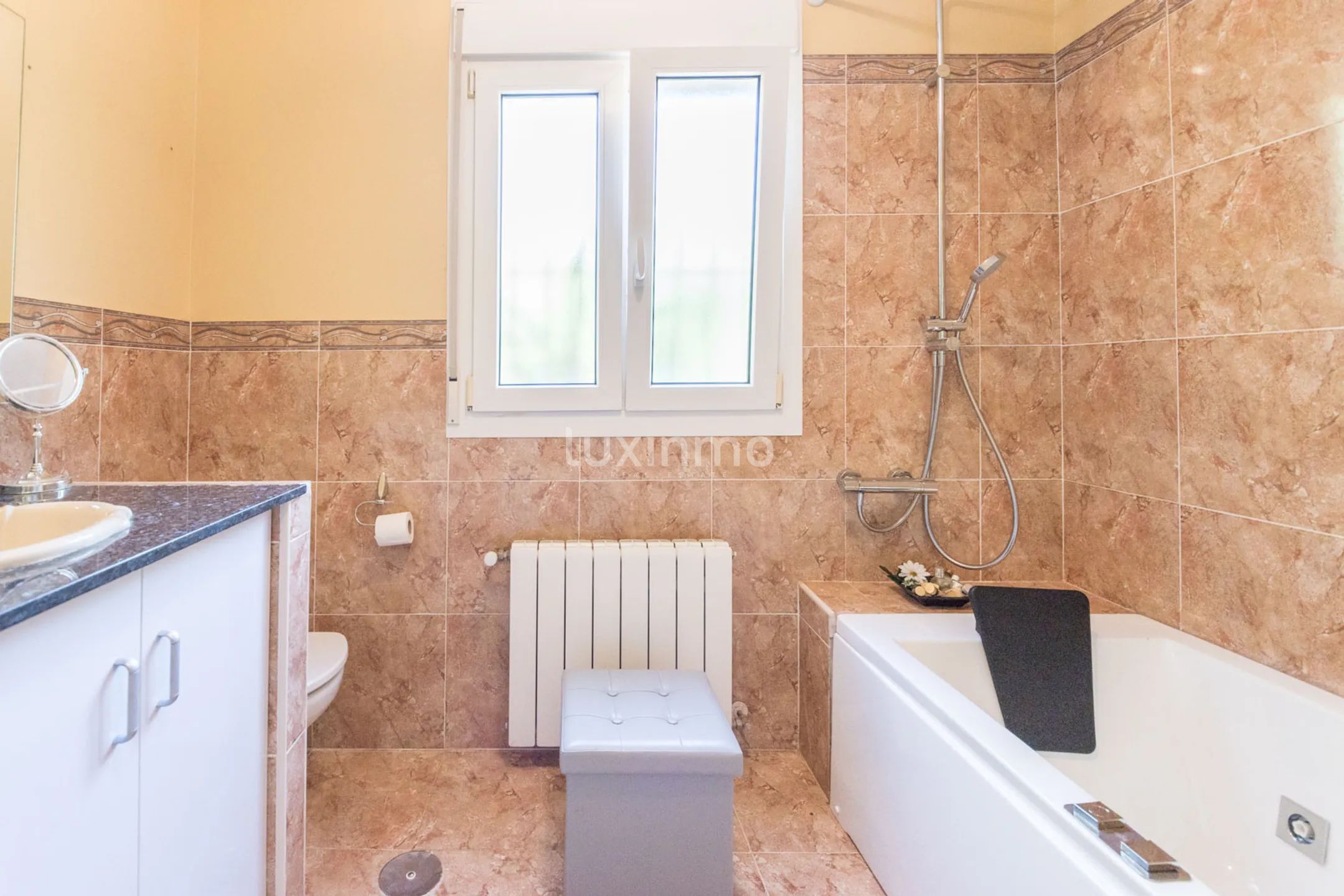 Chalet independiente con piscina en Benidorm — photo 21