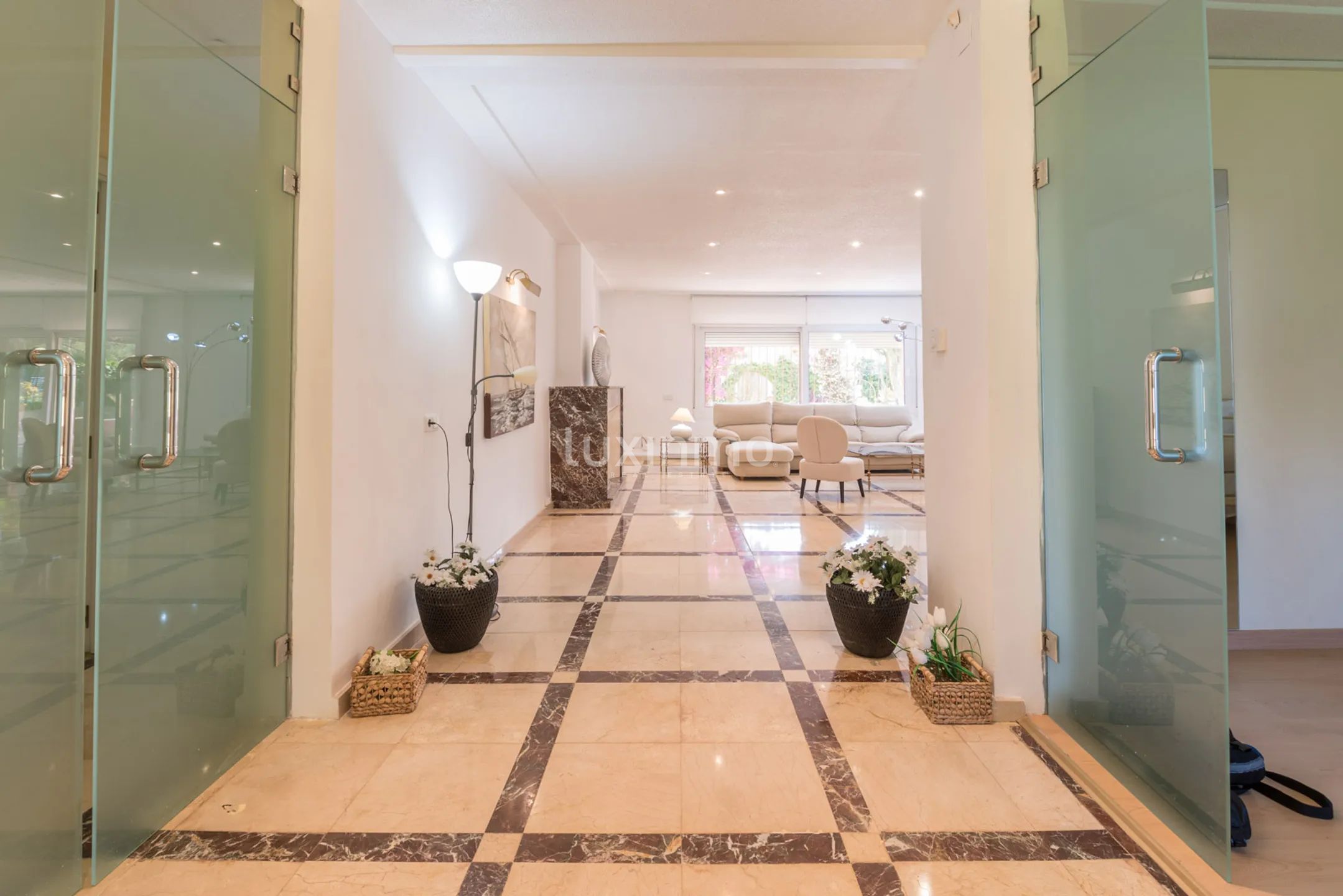 Chalet independiente con piscina en Benidorm — photo 11