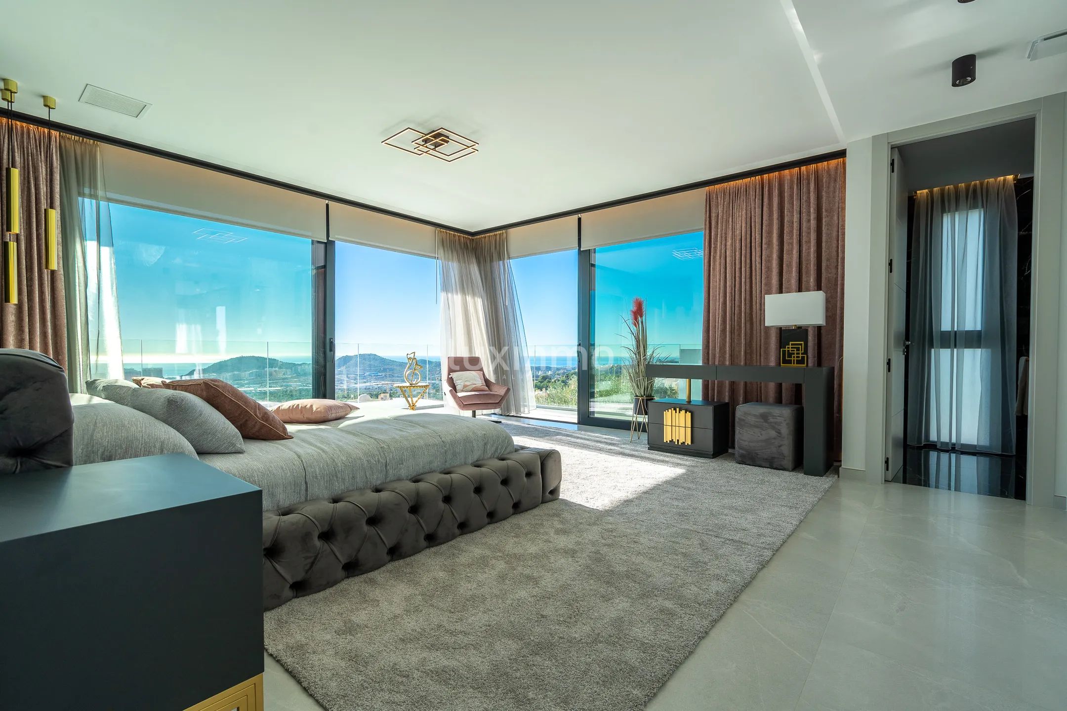 Вилла в привилегированной урбанизации — photo 25