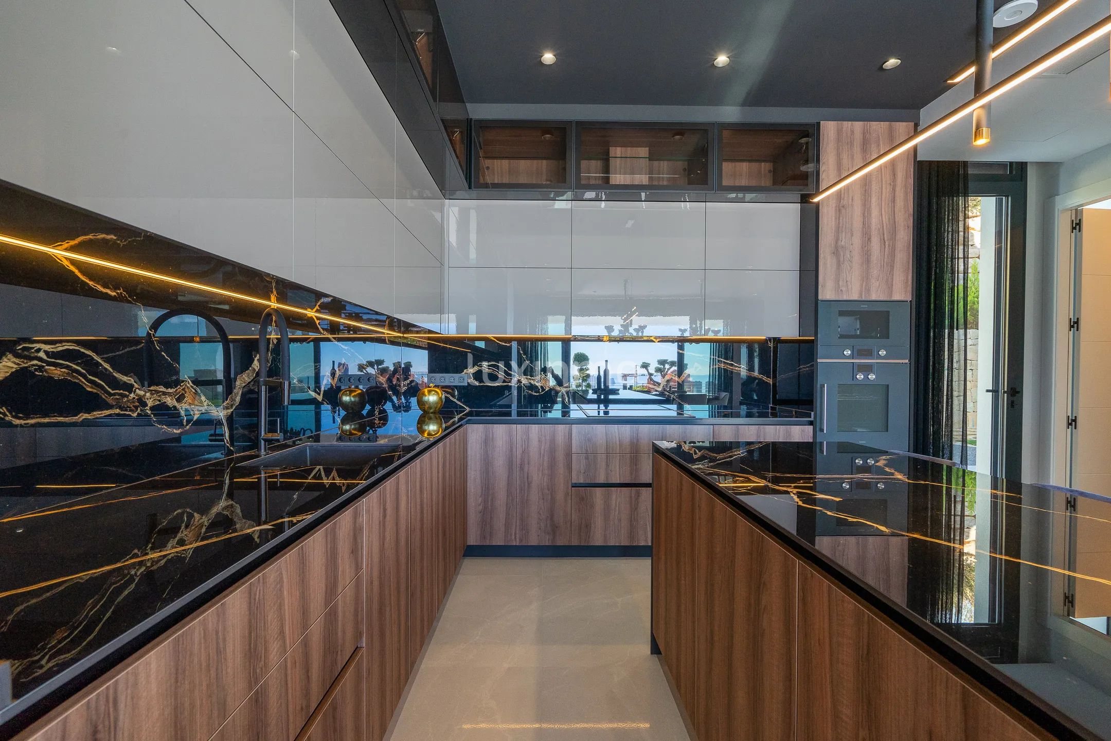 Вилла в привилегированной урбанизации — photo 14