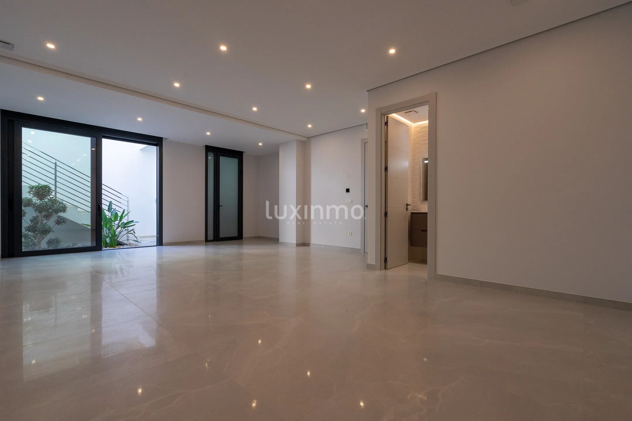 Вилла в привилегированной урбанизации — photo 49