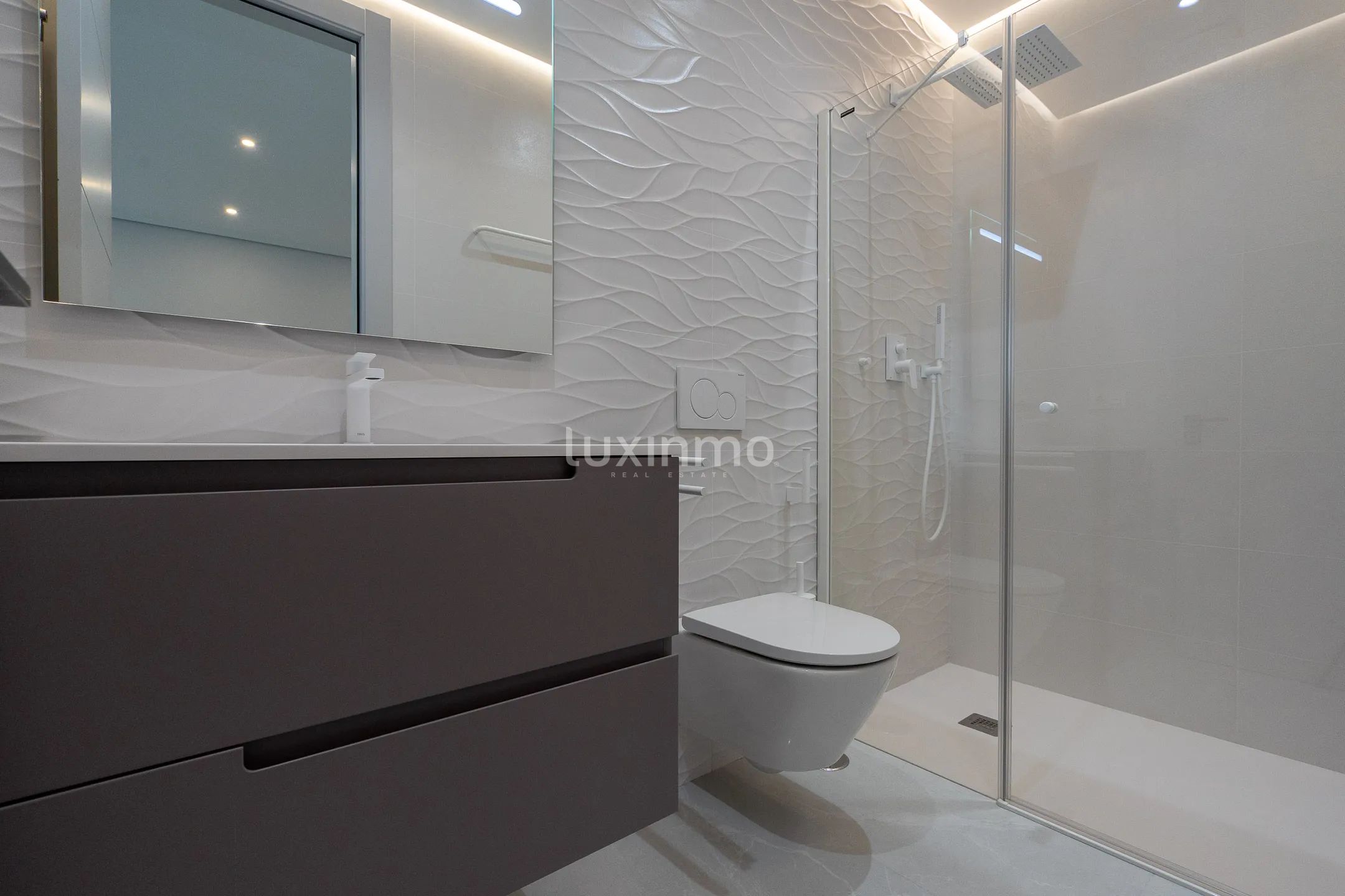 Вилла в привилегированной урбанизации — photo 50