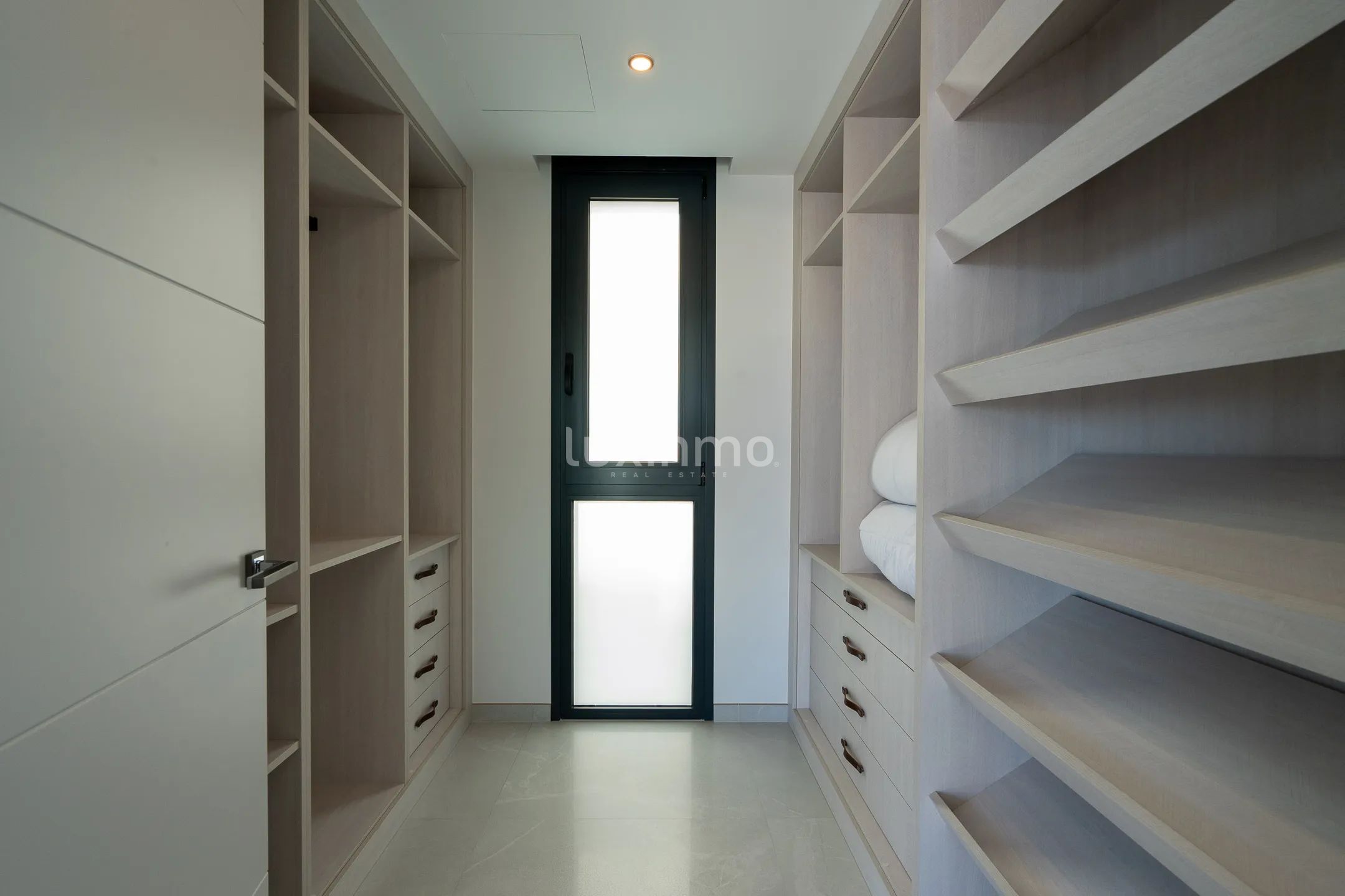 Вилла в привилегированной урбанизации — photo 30