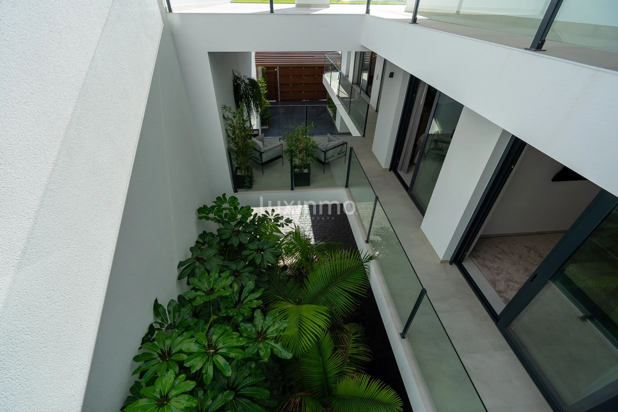 Вилла в привилегированной урбанизации — photo 51