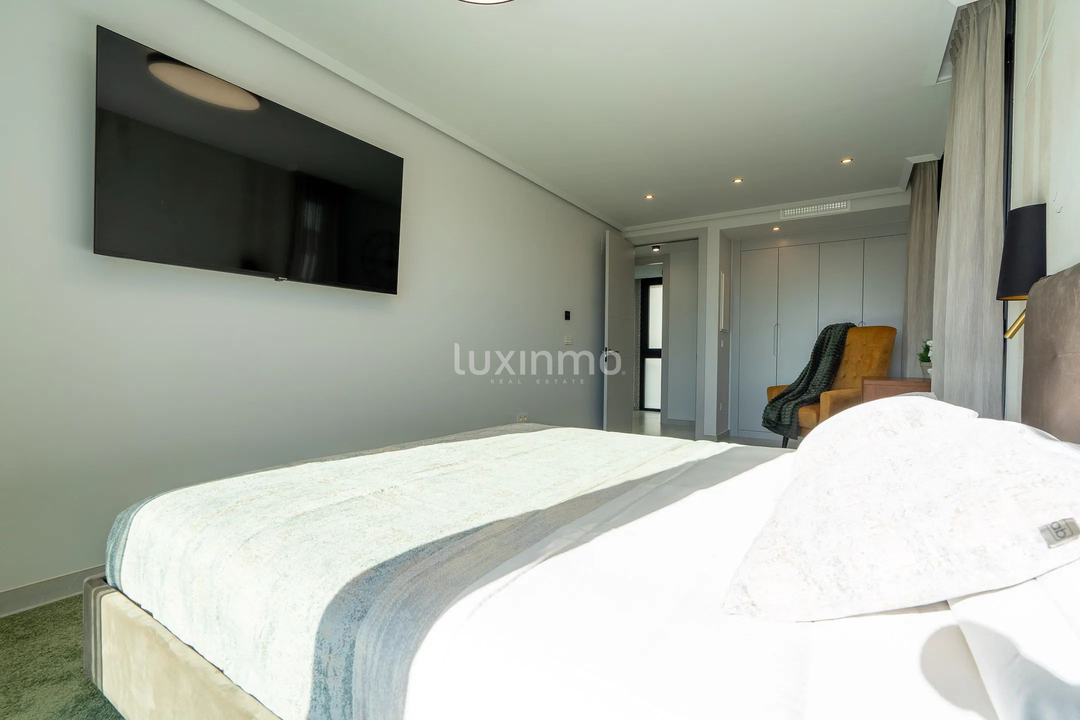 Вилла в привилегированной урбанизации — photo 35