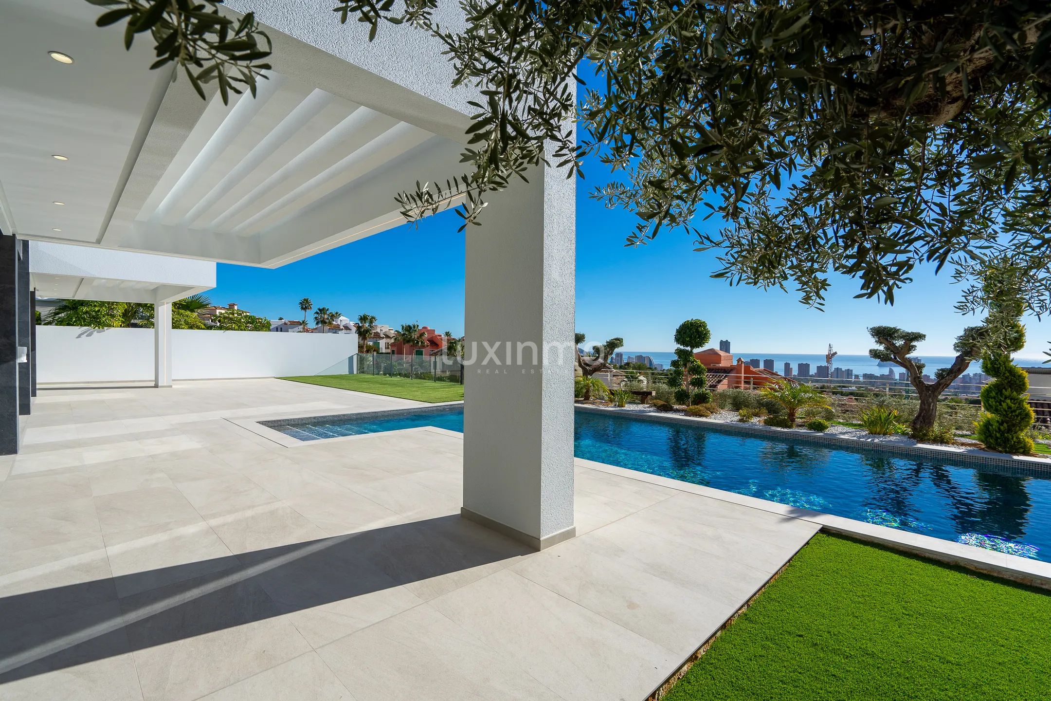 Вилла в привилегированной урбанизации — photo 62