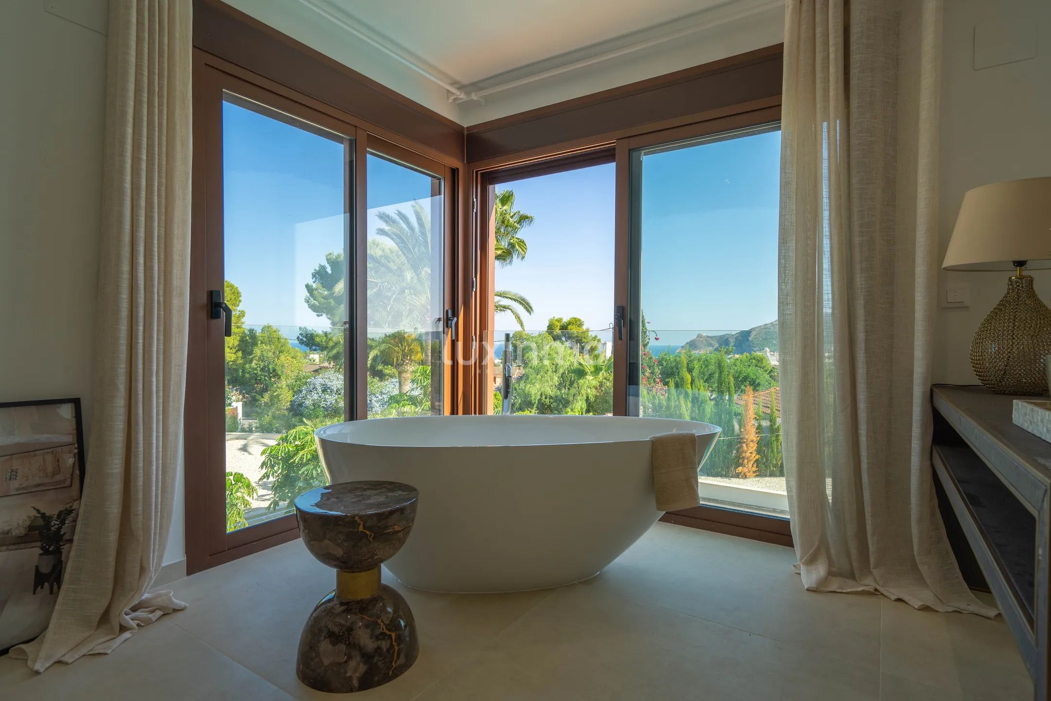 Striking luxury villa boasting sea views, bordering Altea — photo 16