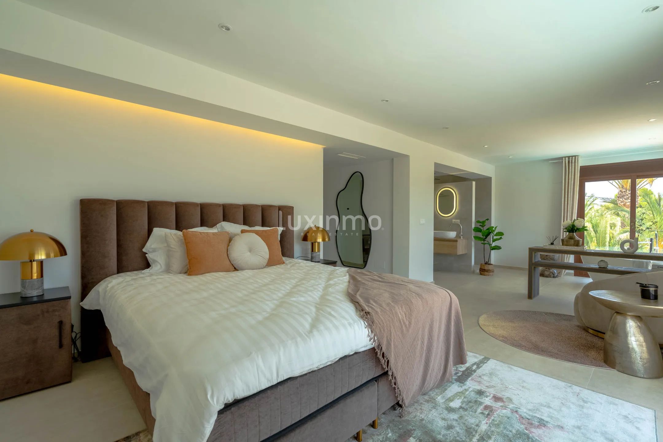 Striking luxury villa boasting sea views, bordering Altea — photo 13