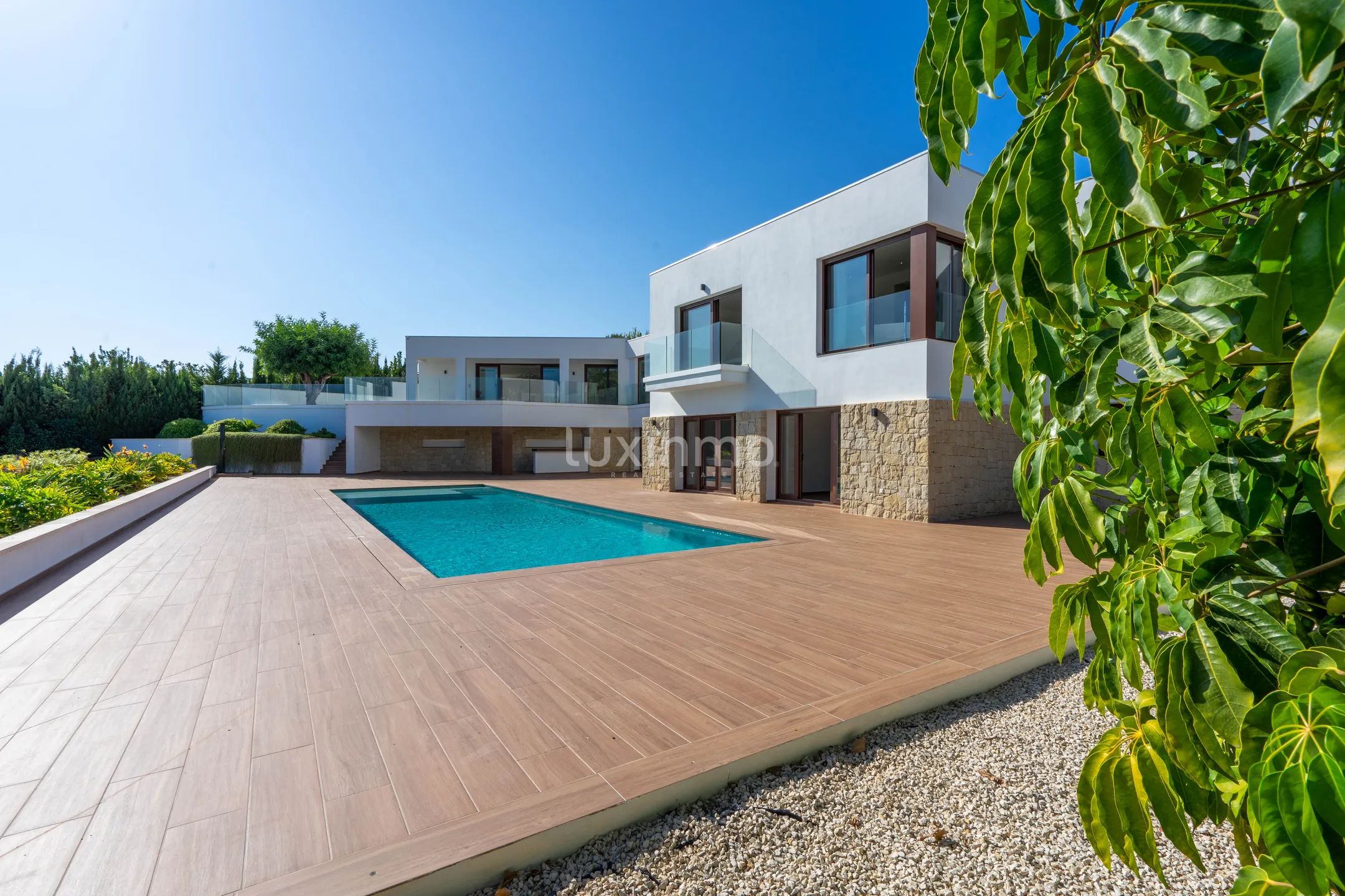 Striking luxury villa boasting sea views, bordering Altea — photo 29
