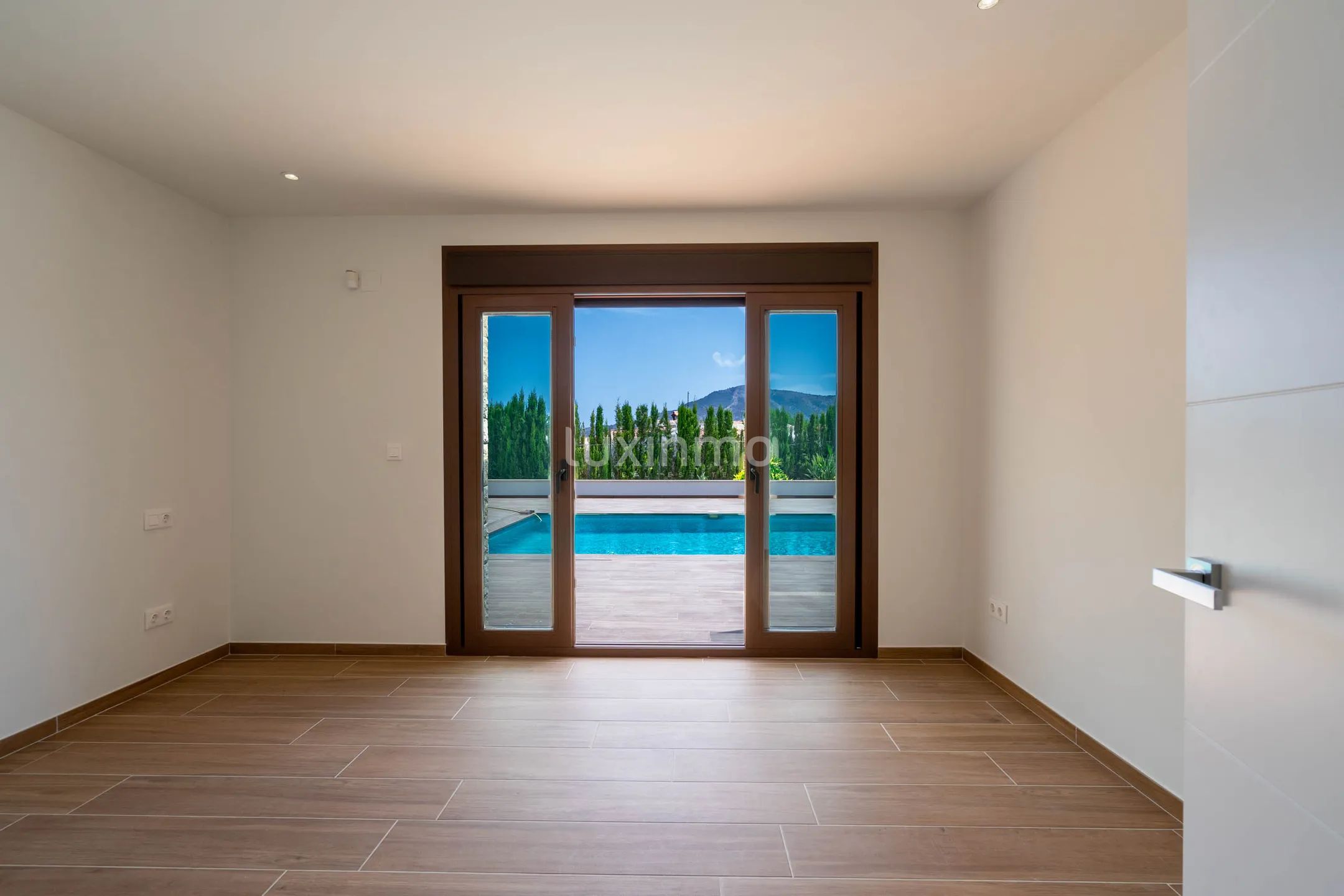 Striking luxury villa boasting sea views, bordering Altea — photo 25