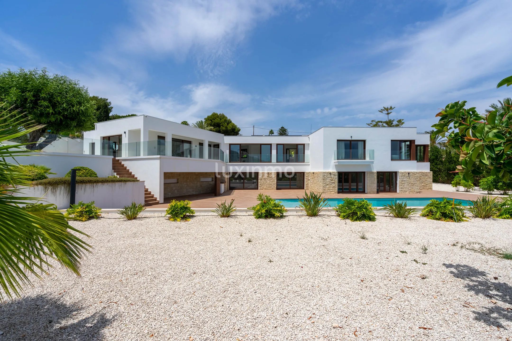 Striking luxury villa boasting sea views, bordering Altea — photo 30