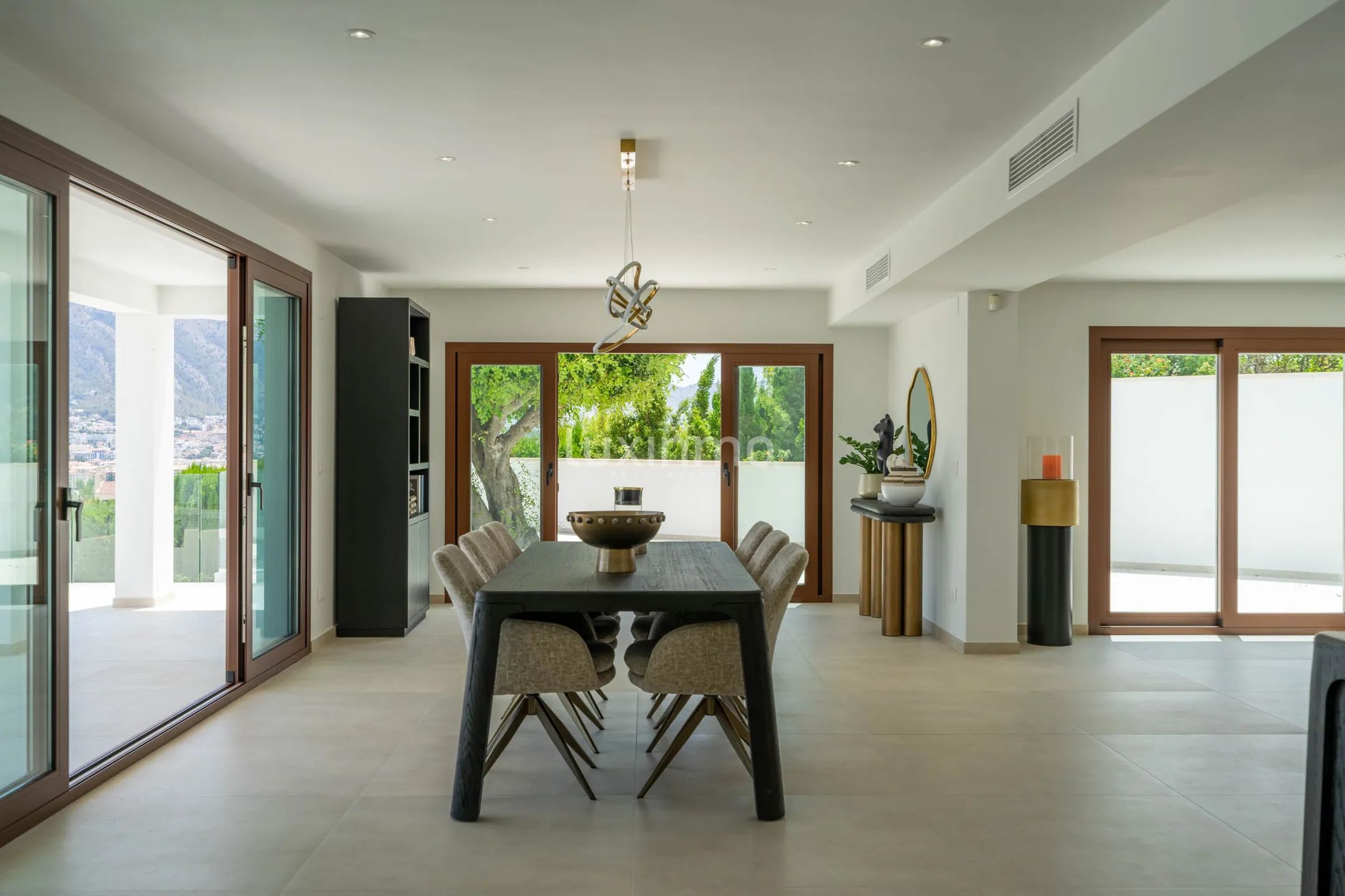 Striking luxury villa boasting sea views, bordering Altea — photo 7