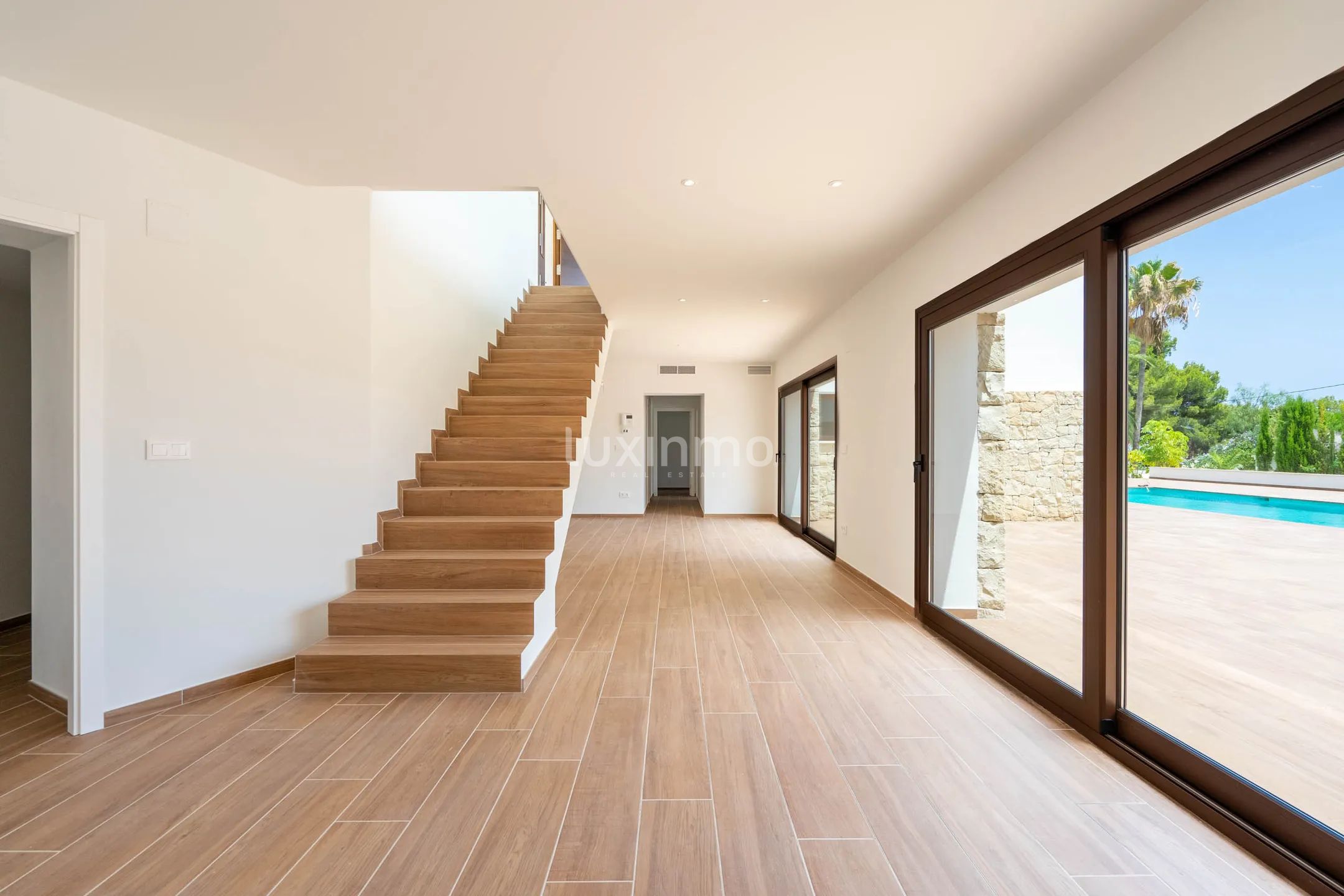 Striking luxury villa boasting sea views, bordering Altea — photo 23