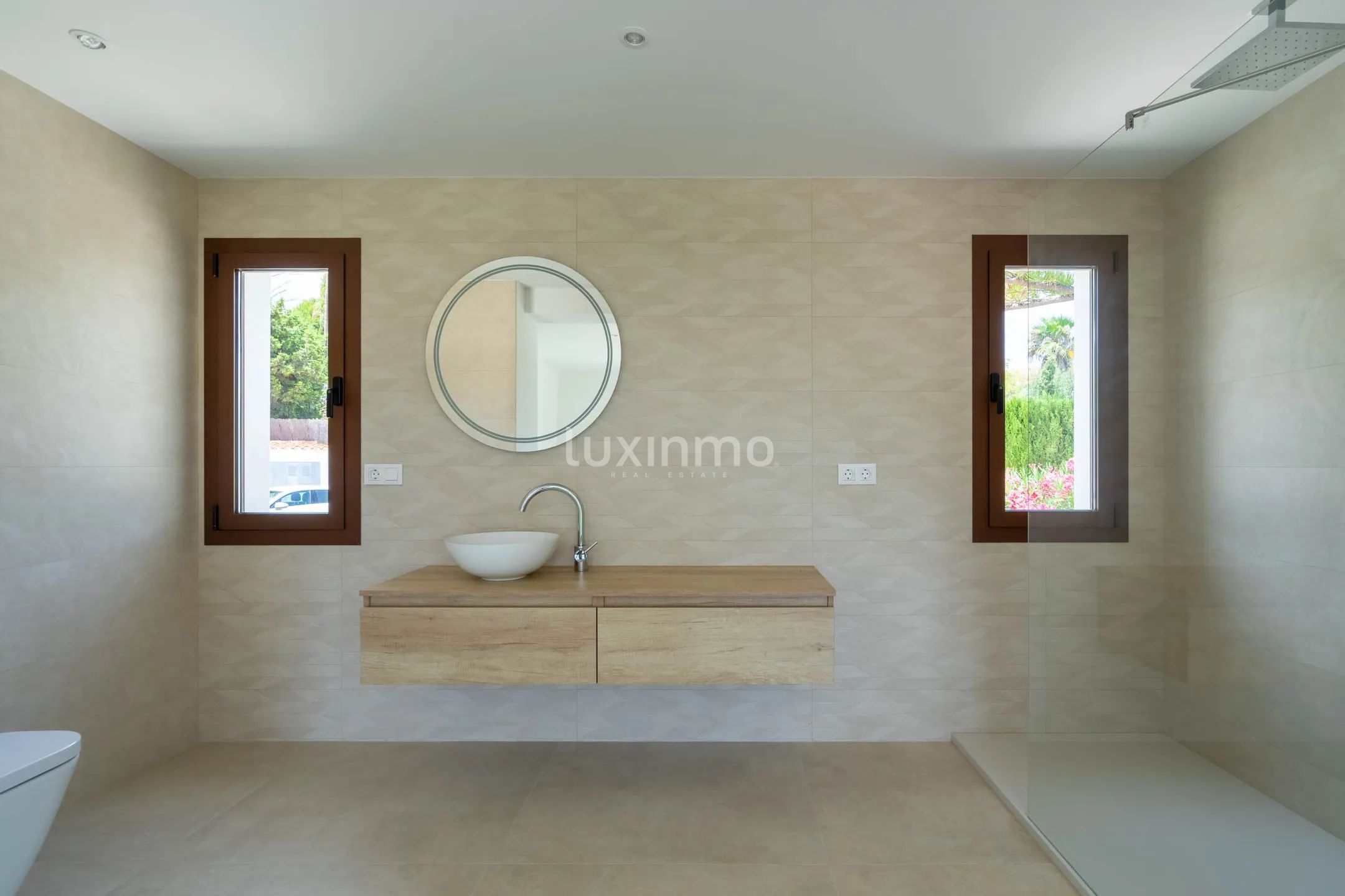 Striking luxury villa boasting sea views, bordering Altea — photo 19