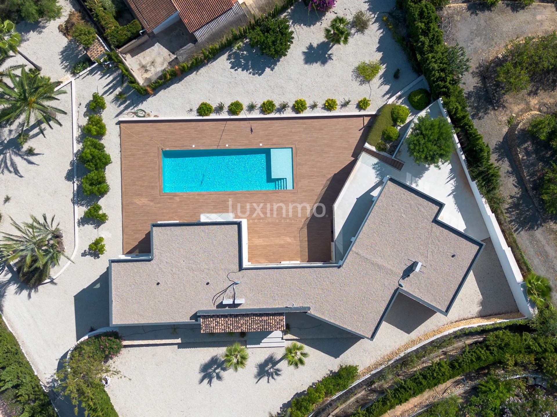 Striking luxury villa boasting sea views, bordering Altea — photo 2