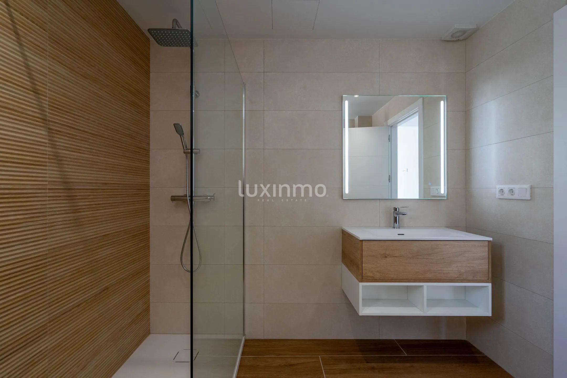Striking luxury villa boasting sea views, bordering Altea — photo 26