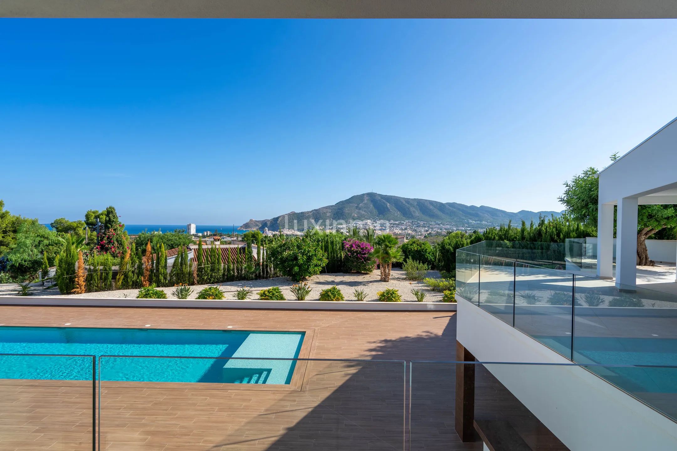 Striking luxury villa boasting sea views, bordering Altea — photo 22