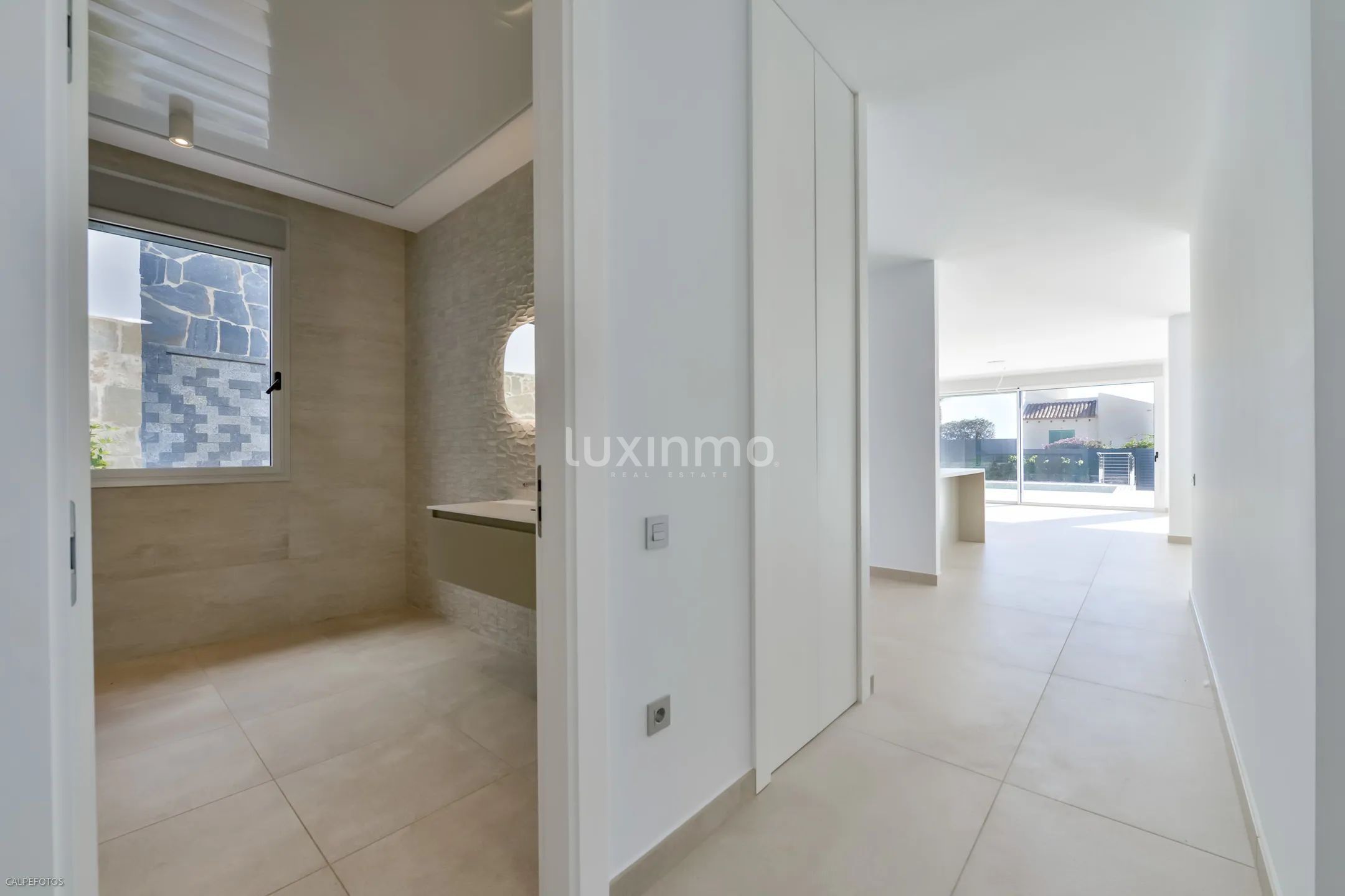 Zu verkaufen eine moderne Villa in Sierra Cortina — photo 16