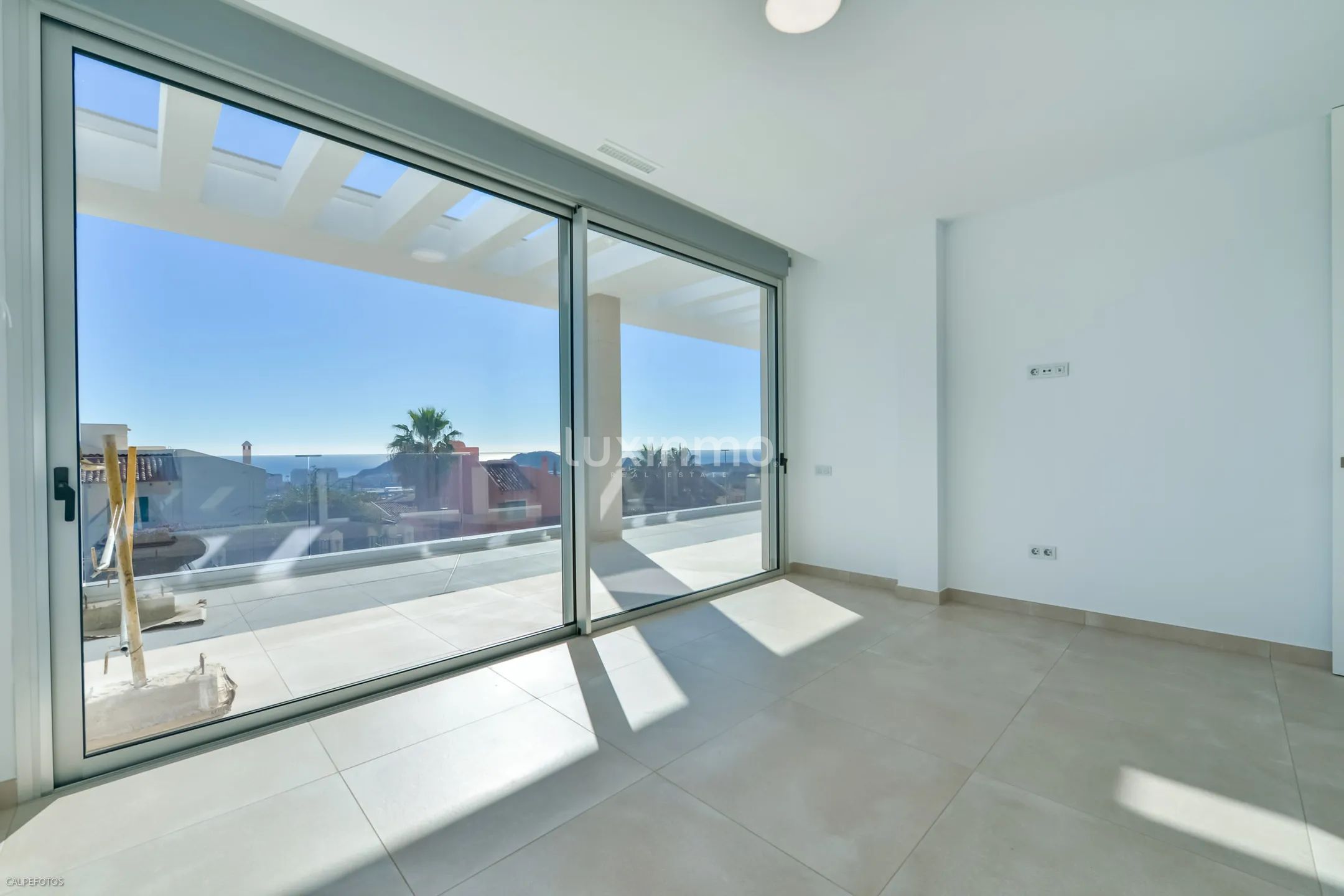 Zu verkaufen eine moderne Villa in Sierra Cortina — photo 29