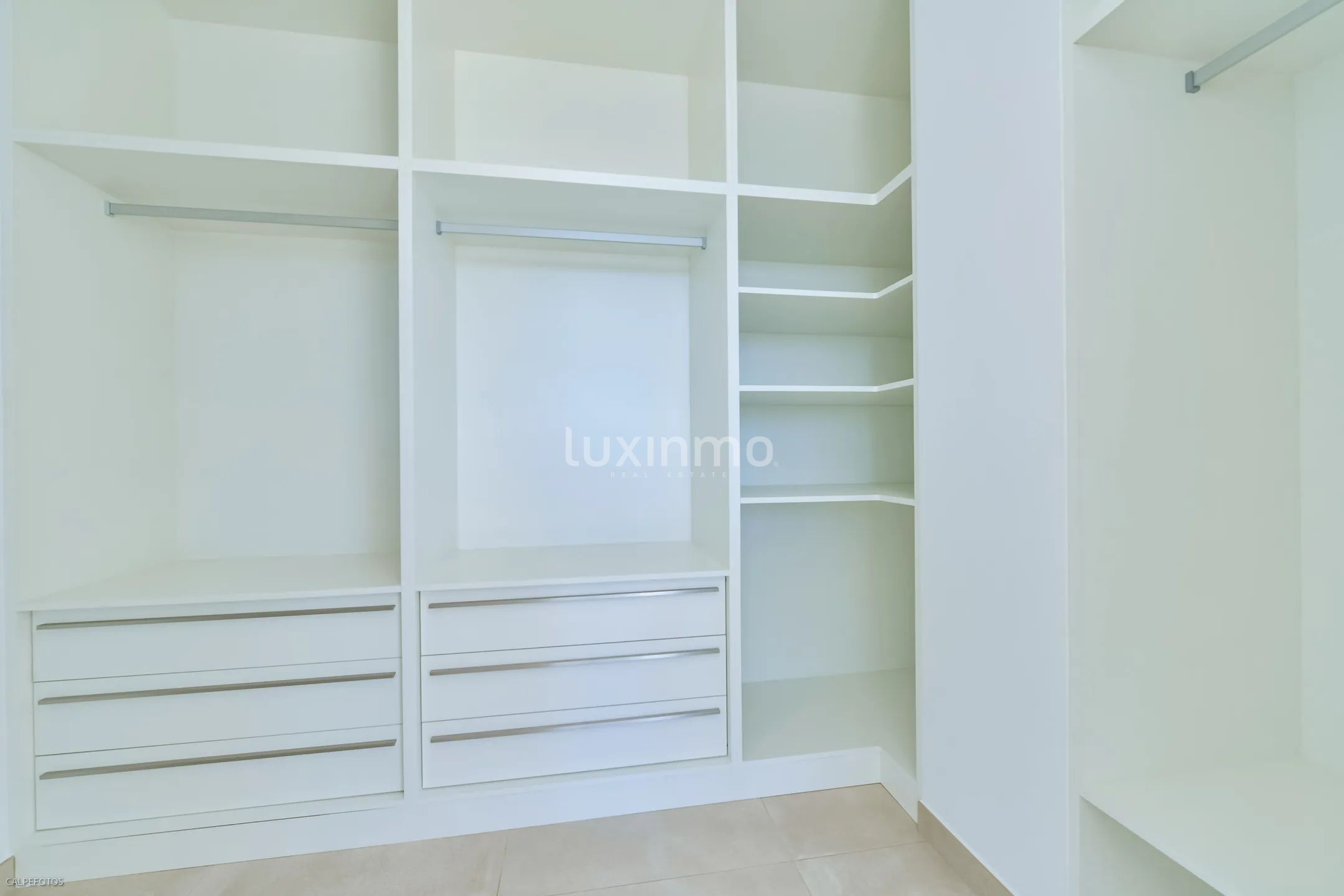 Zu verkaufen eine moderne Villa in Sierra Cortina — photo 22