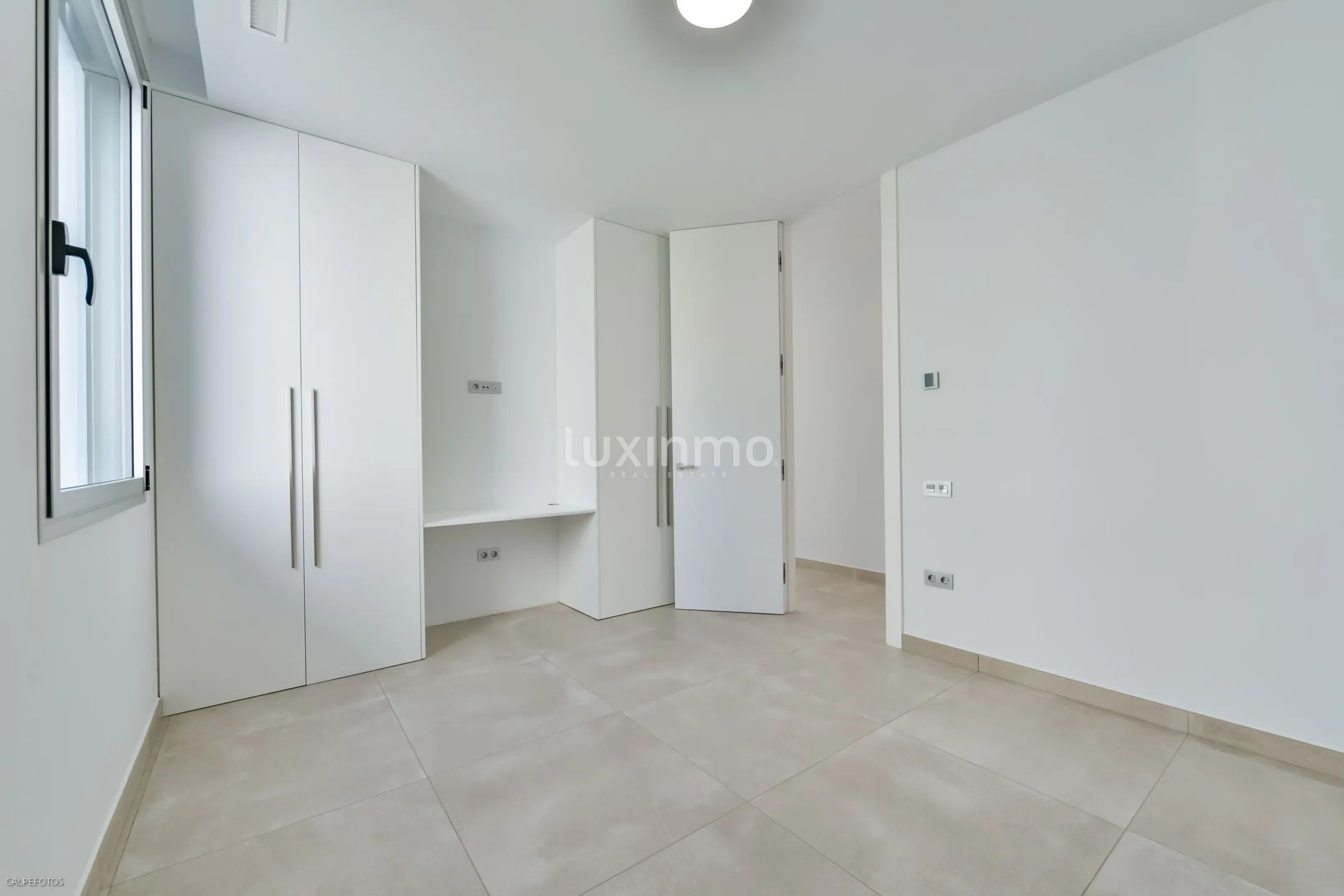 Zu verkaufen eine moderne Villa in Sierra Cortina — photo 28