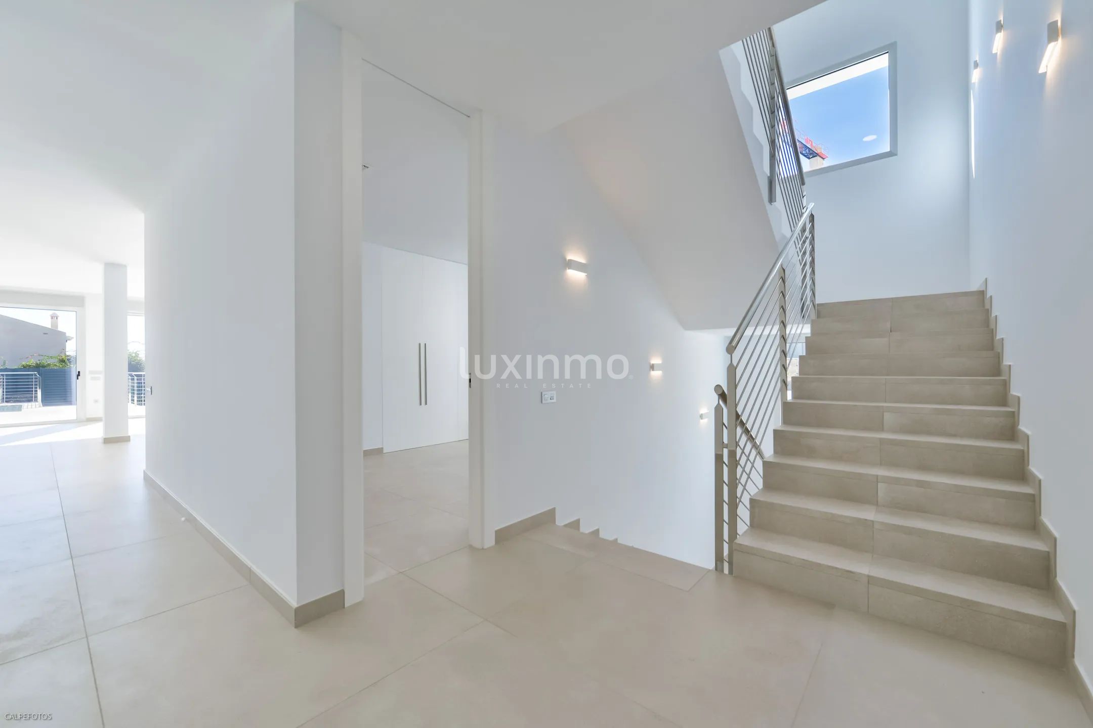 Zu verkaufen eine moderne Villa in Sierra Cortina — photo 36