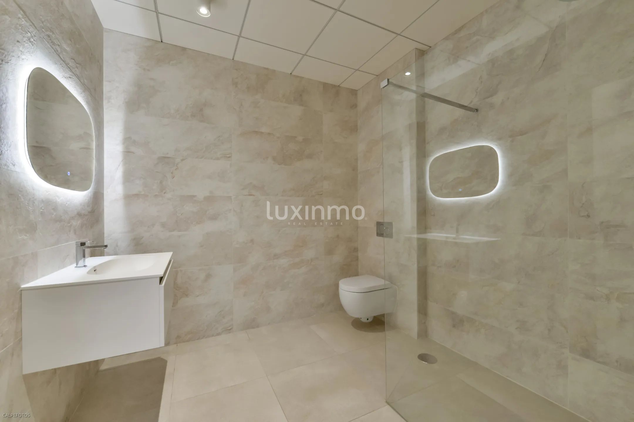 Zu verkaufen eine moderne Villa in Sierra Cortina — photo 24