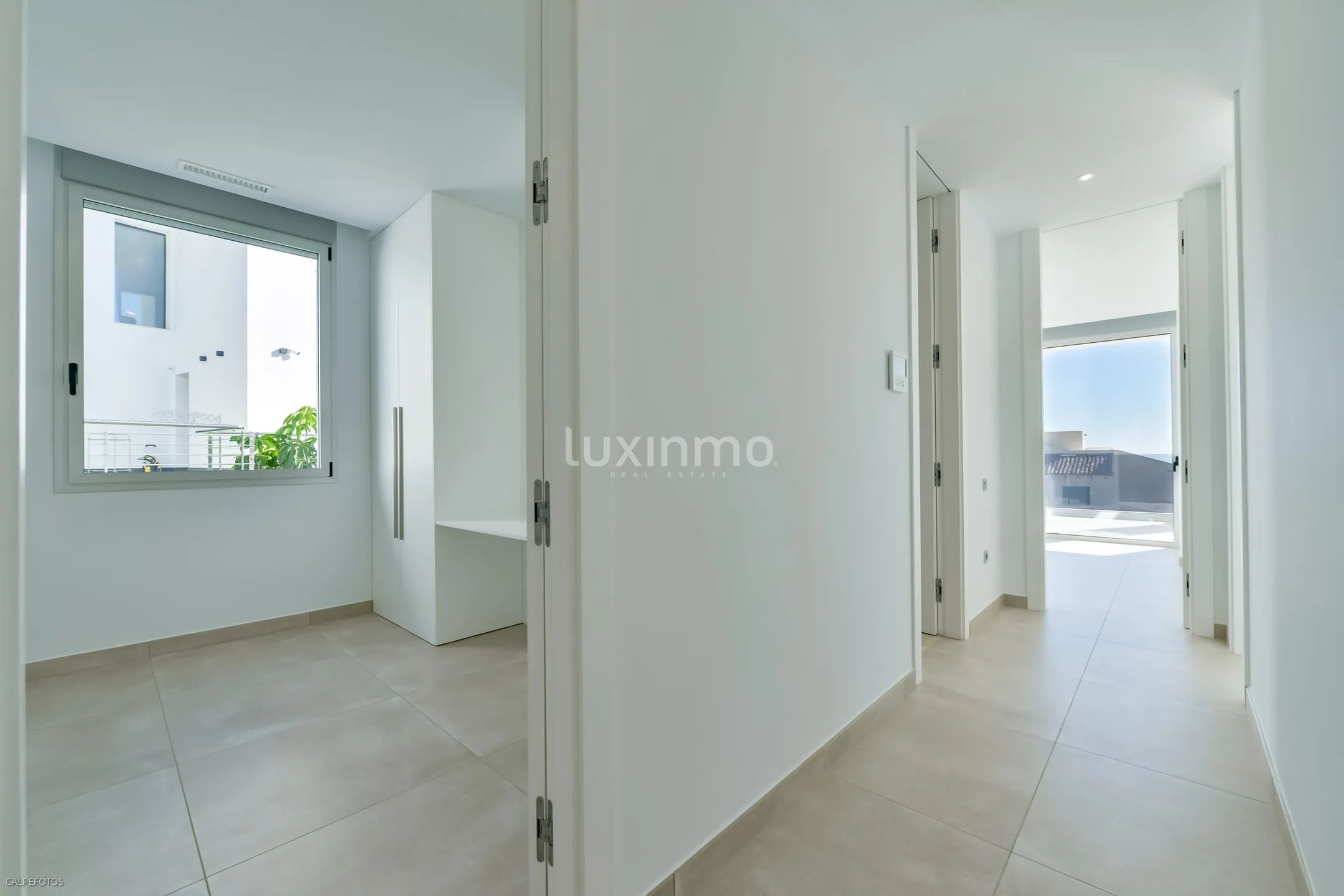 Zu verkaufen eine moderne Villa in Sierra Cortina — photo 25