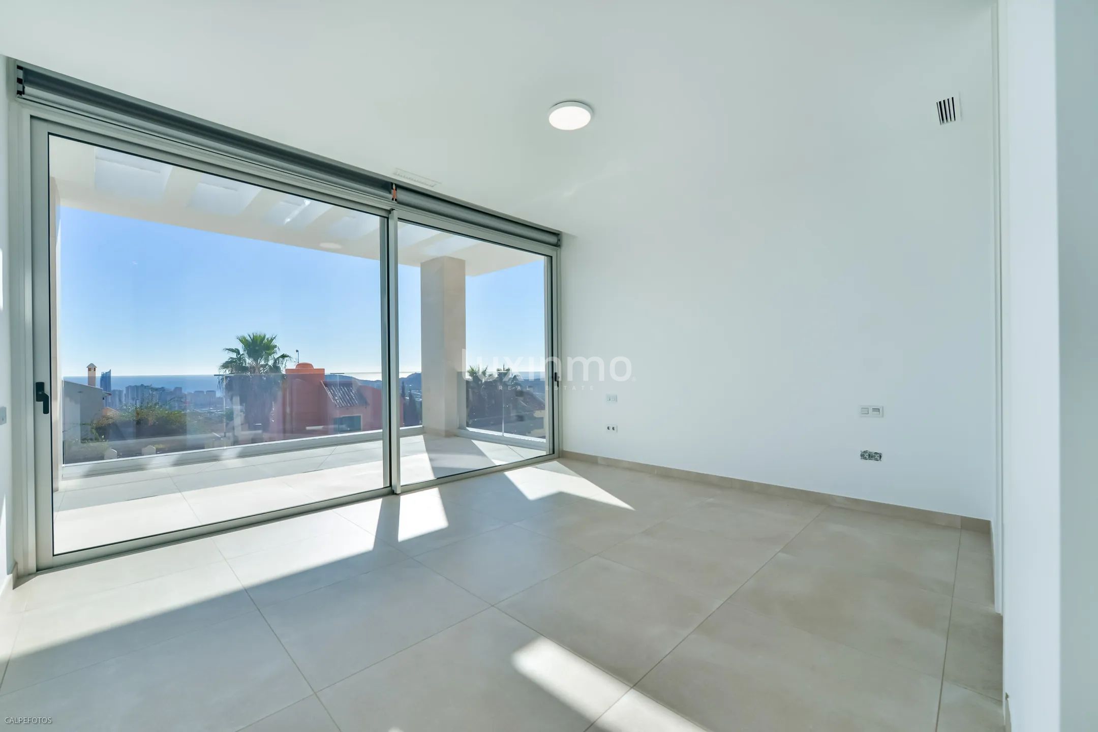 Zu verkaufen eine moderne Villa in Sierra Cortina — photo 26