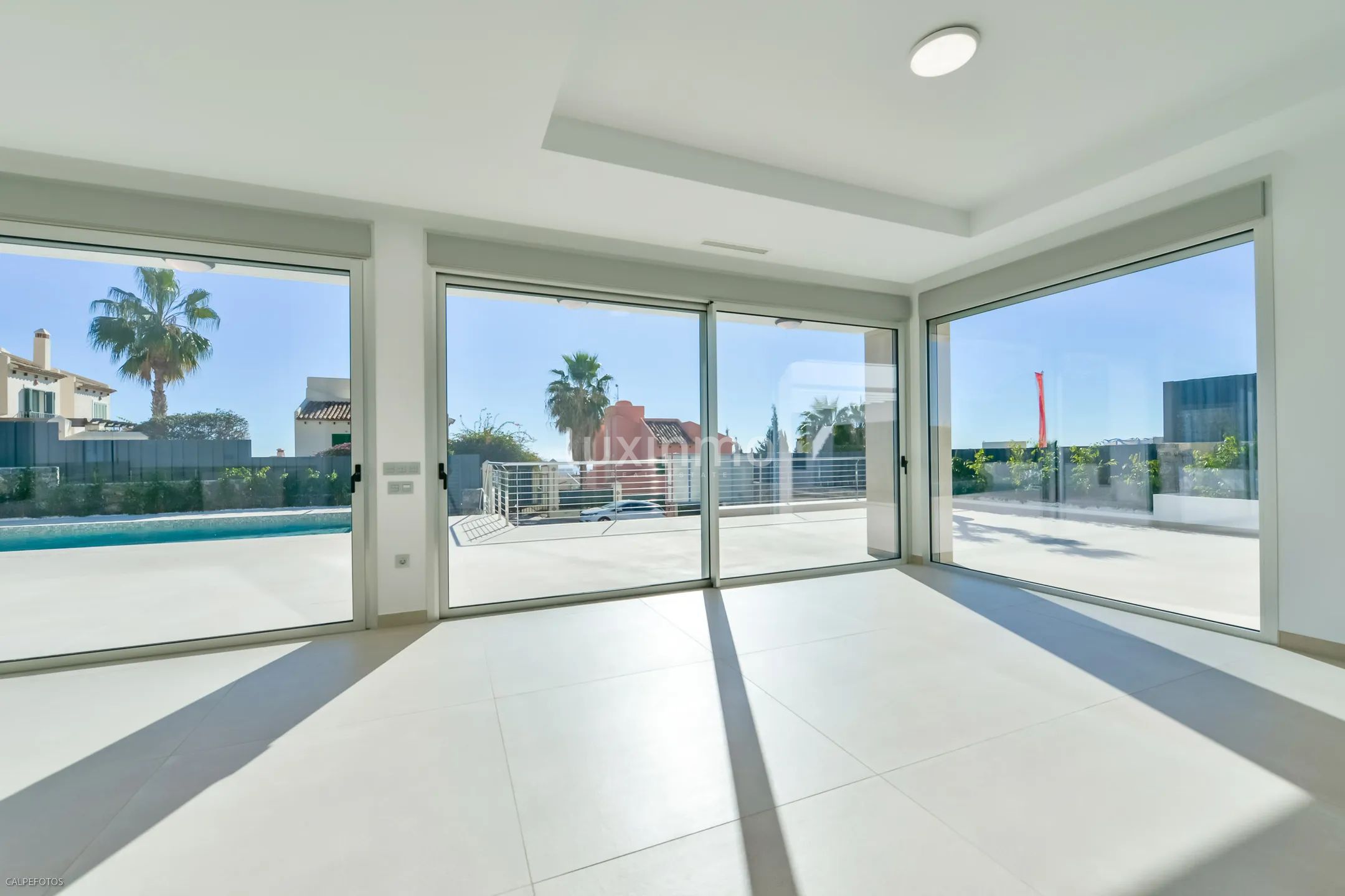 Zu verkaufen eine moderne Villa in Sierra Cortina — photo 11