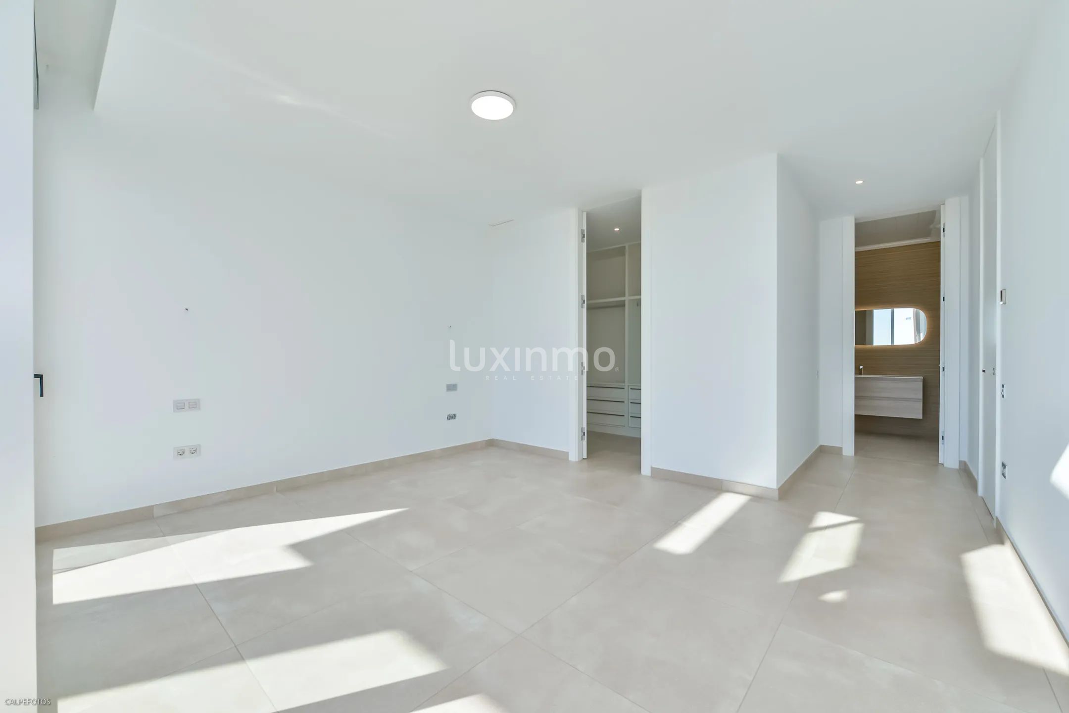 Zu verkaufen eine moderne Villa in Sierra Cortina — photo 23