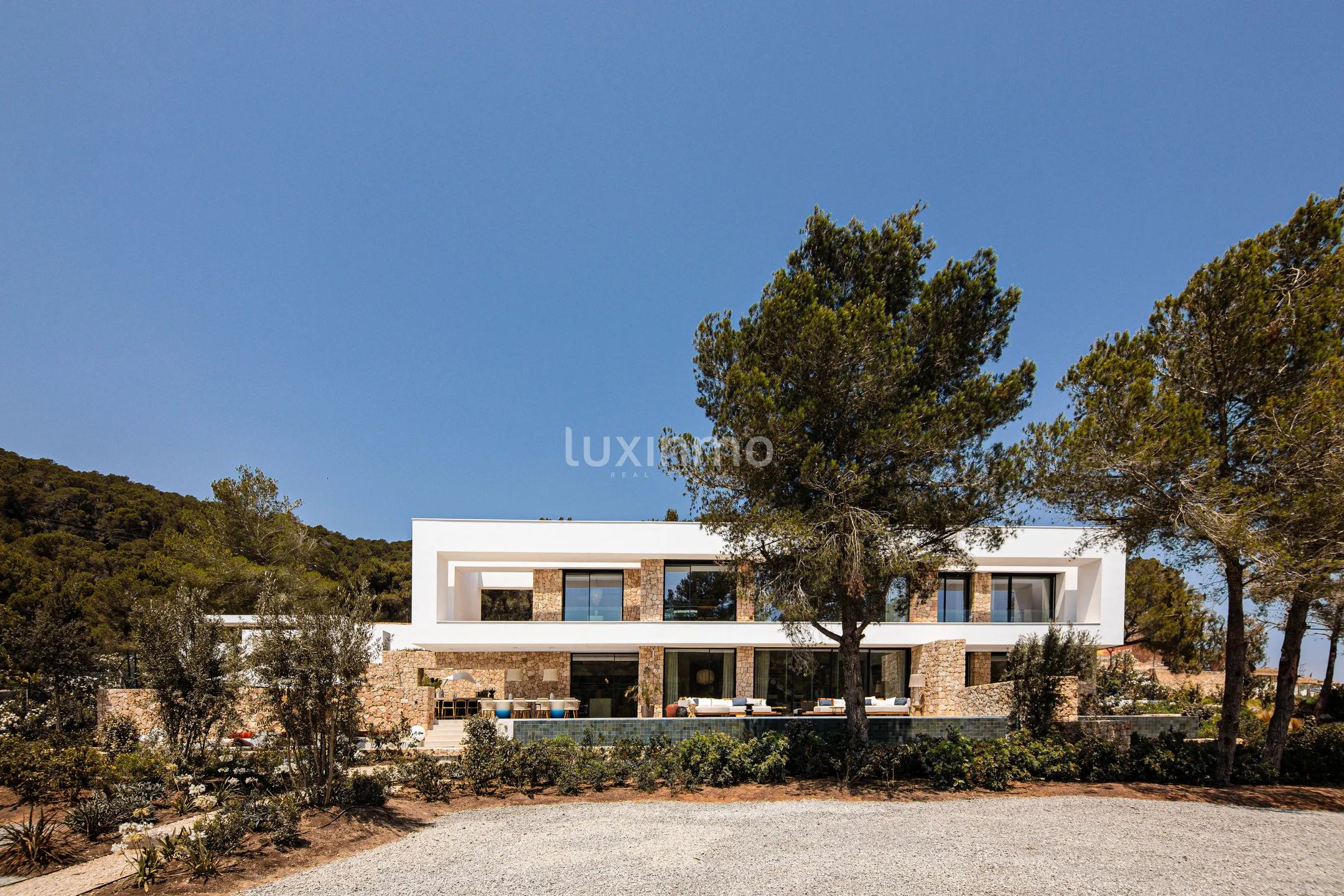 Modern Luxury Villa in Roca Llisa — photo 42