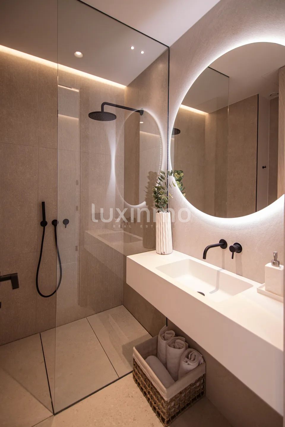 Villa de luxe nouvellement construite près du terrain de golf, communauté fermée, grande sécurité — photo 36