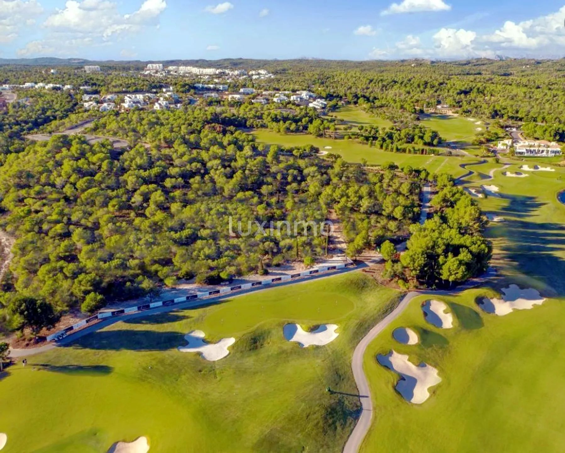 For sale luxury 3 bedroom 2 bathroom penthouse at an award winning golf course — photo 8