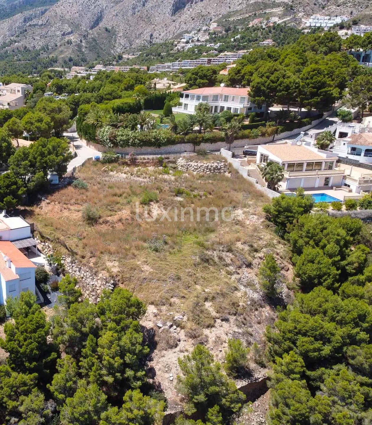 Large flat plot of land with sea views in Altea — photo 4