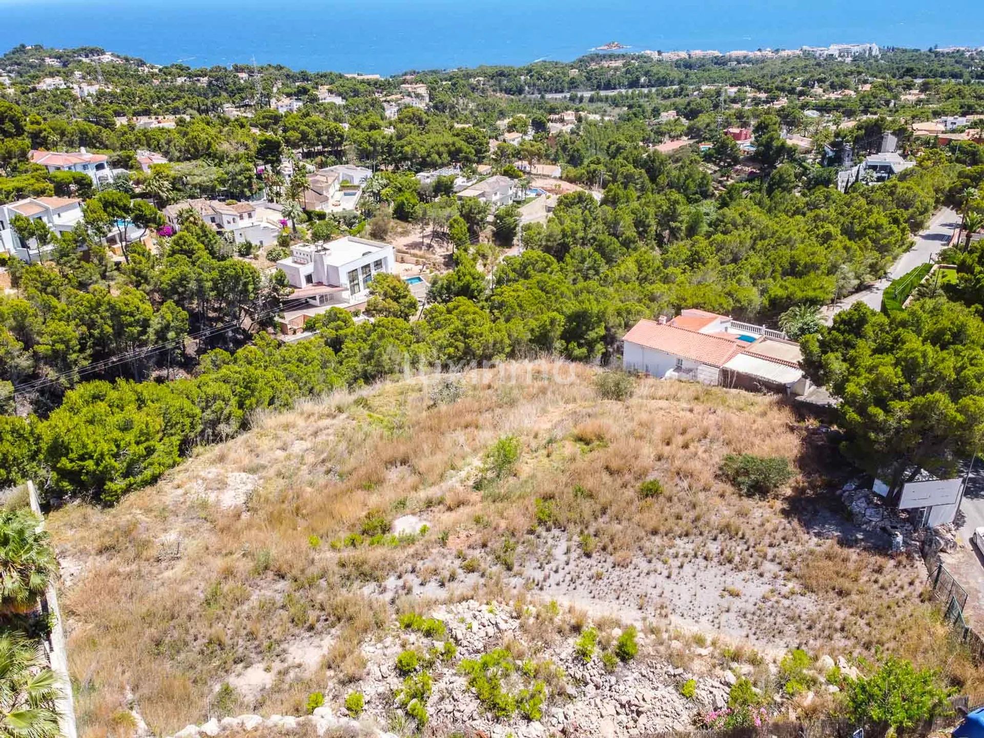 Large flat plot of land with sea views in Altea — photo 3
