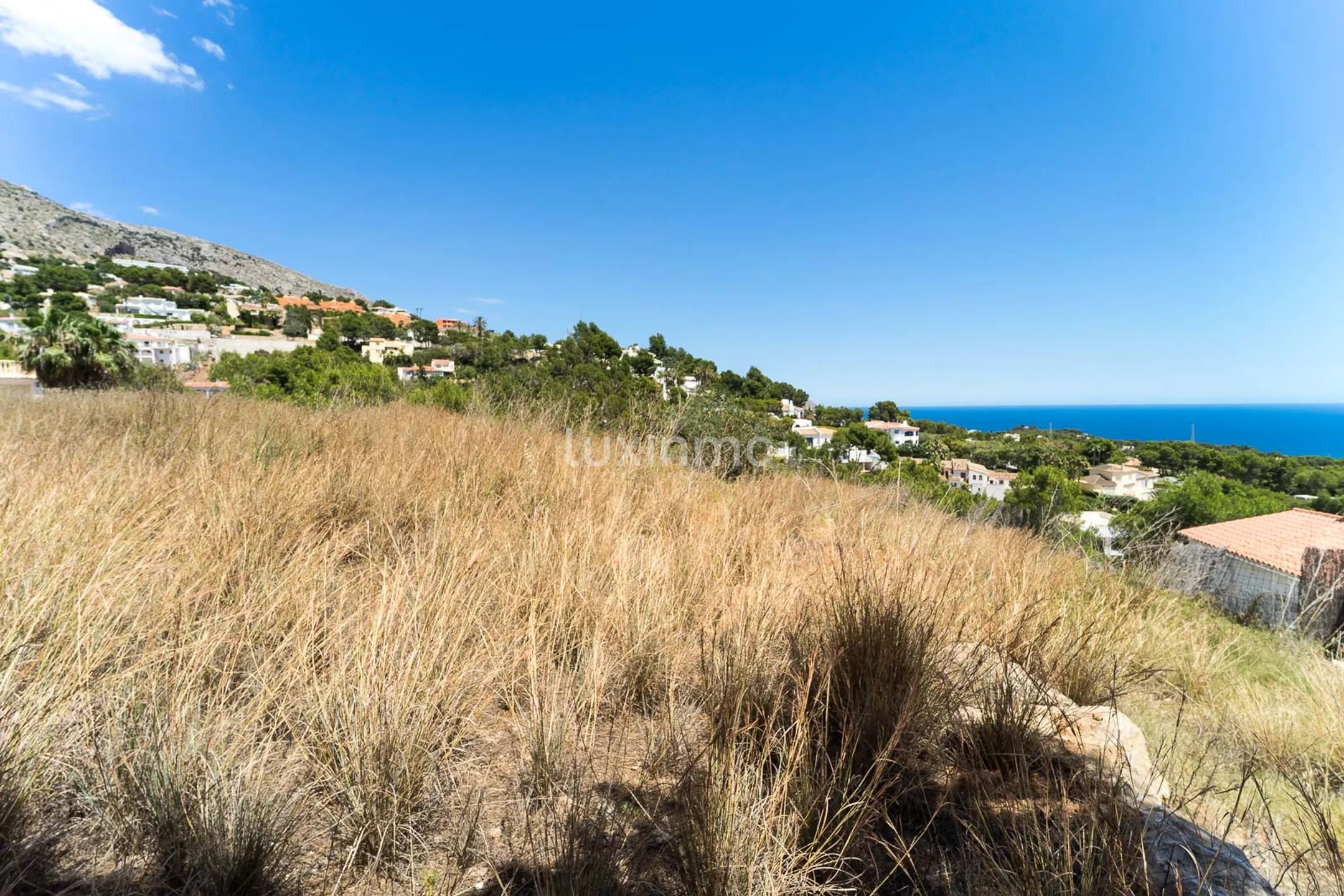 Large flat plot of land with sea views in Altea — photo 5