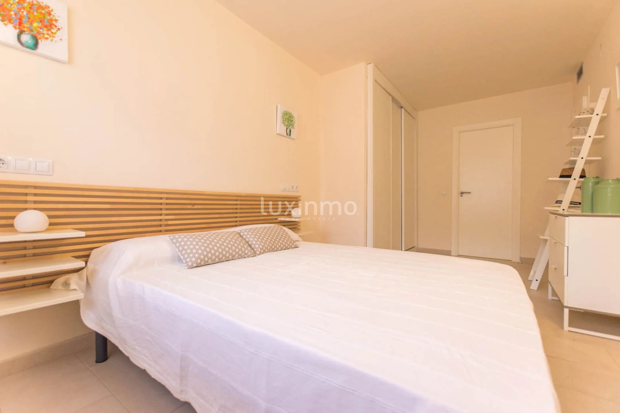 Apartment with sea views for sale in Mascarat — photo 28