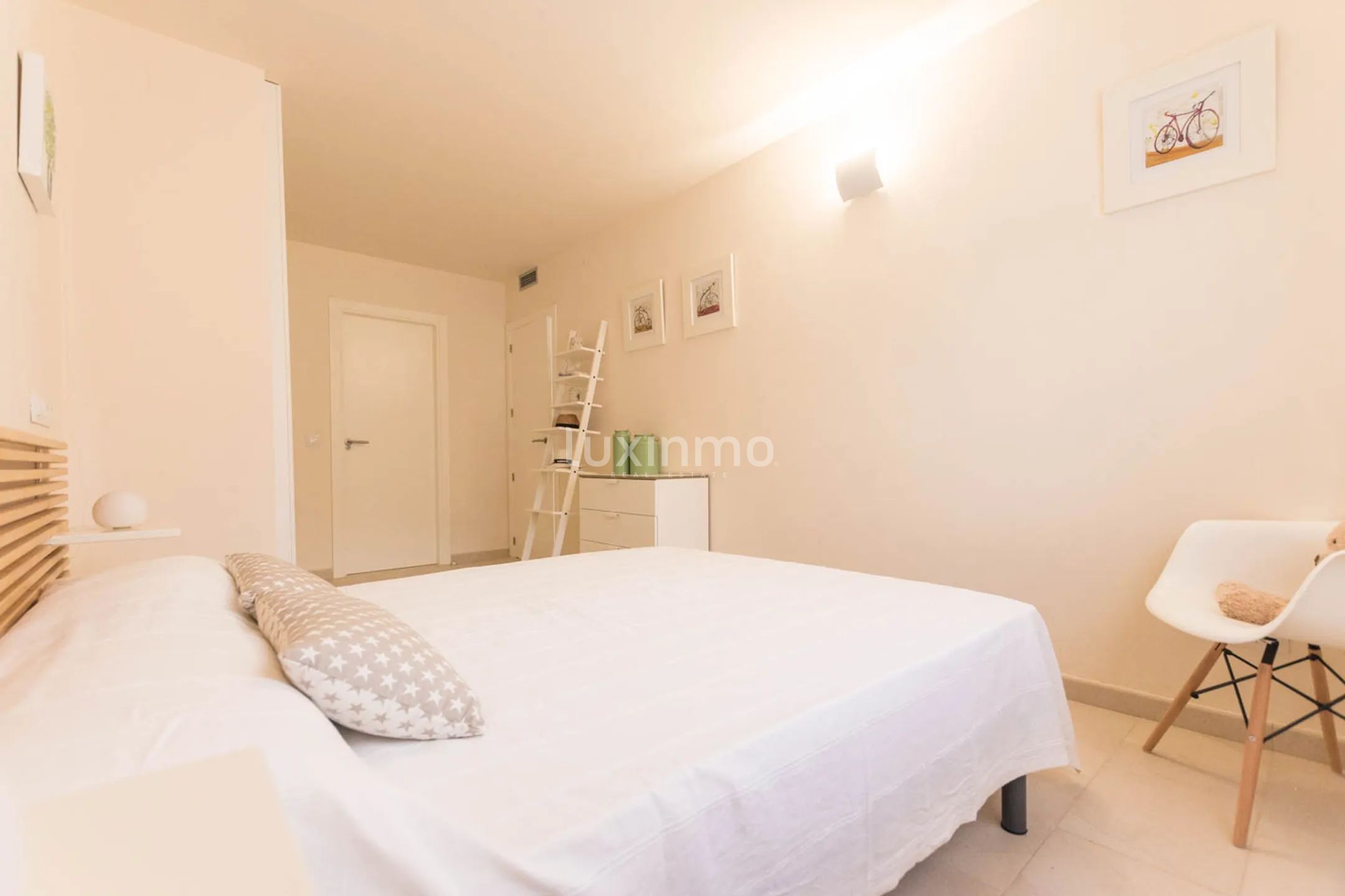 Apartment with sea views for sale in Mascarat — photo 27