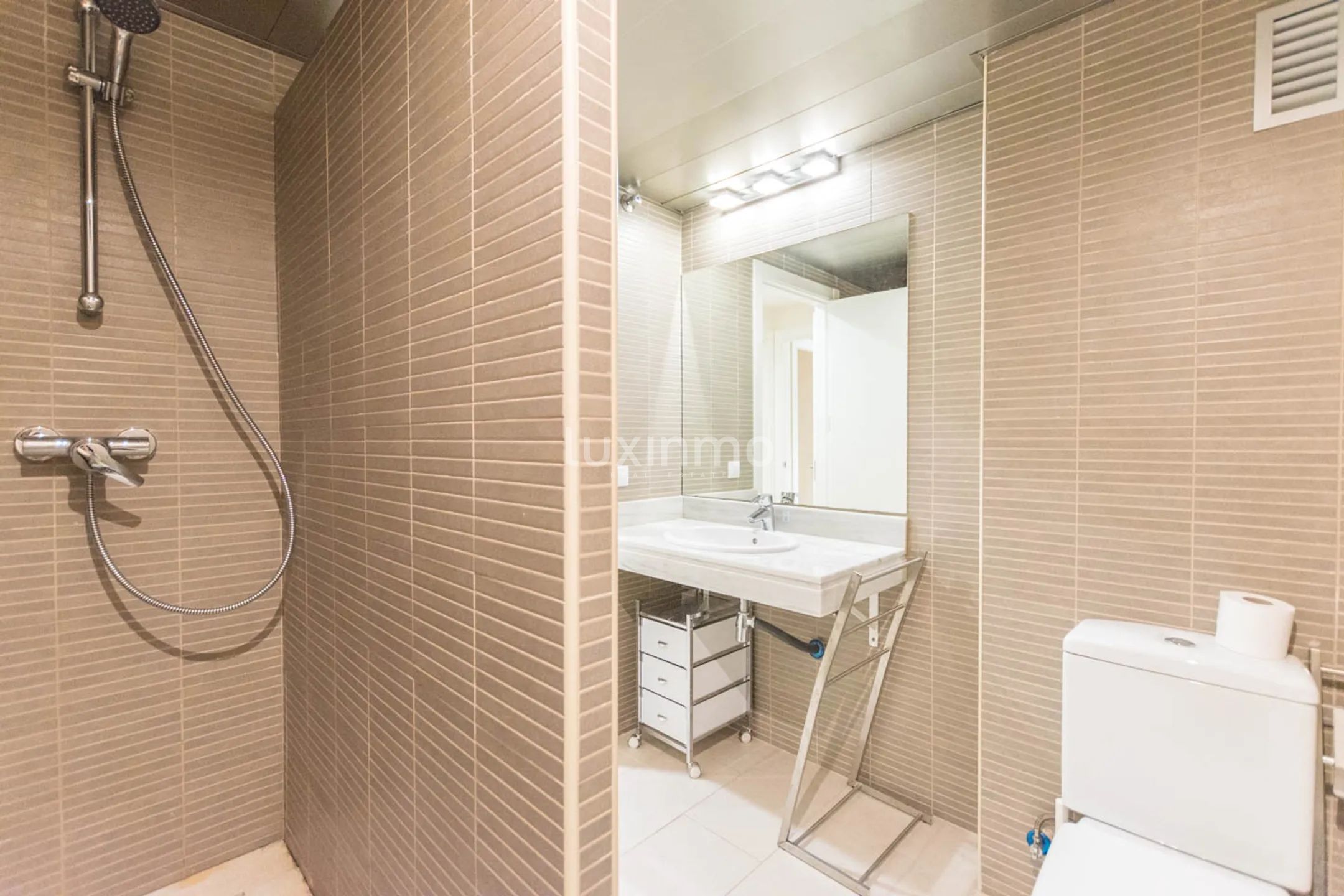 Apartment with sea views for sale in Mascarat — photo 21