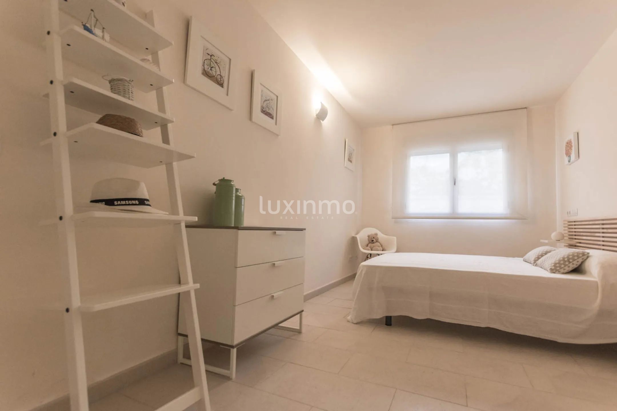 Apartment with sea views for sale in Mascarat — photo 29