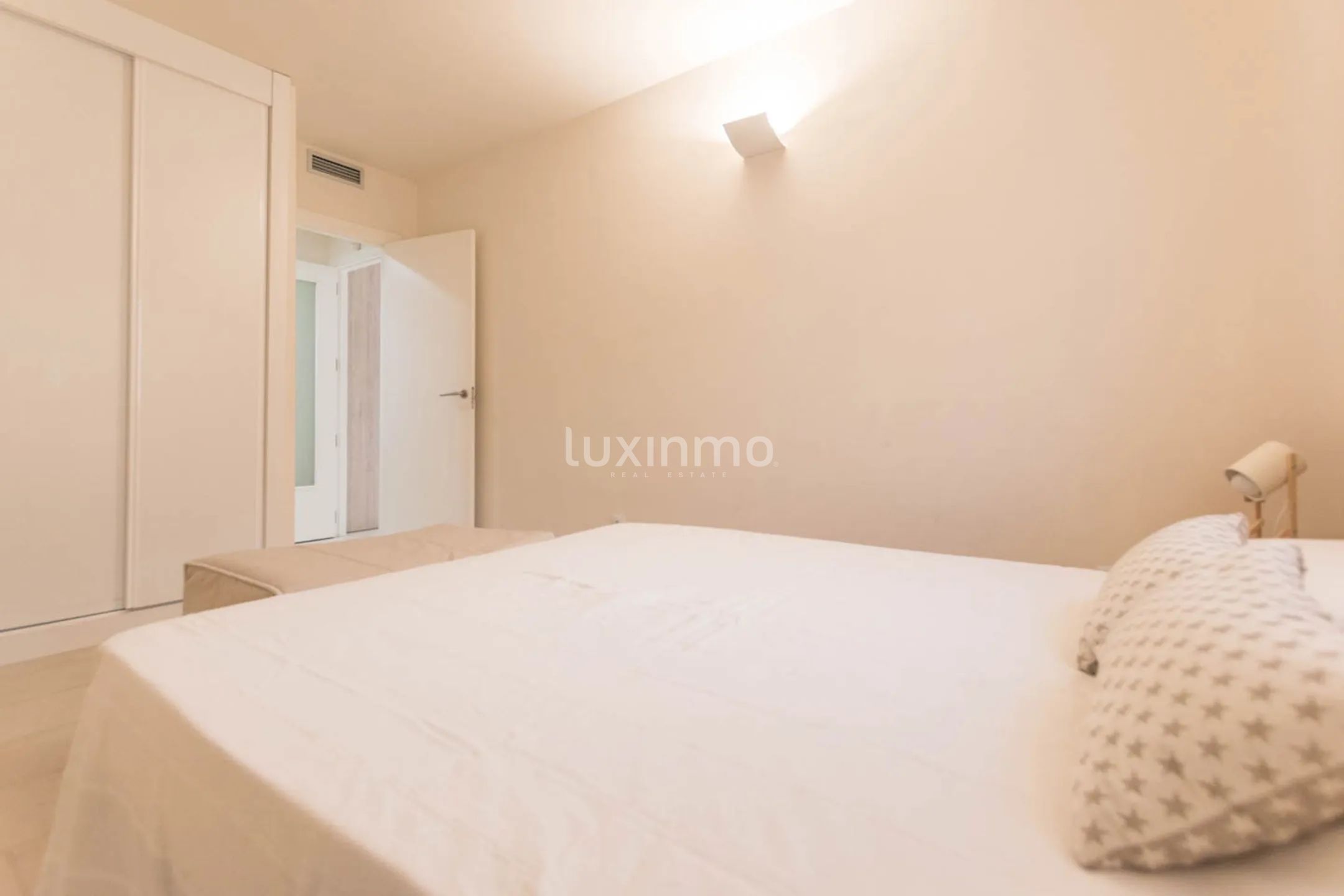Apartment with sea views for sale in Mascarat — photo 26
